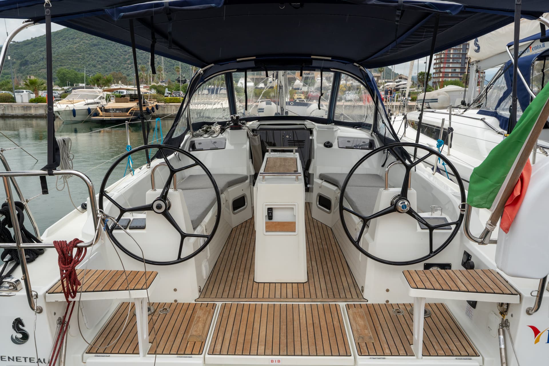 Oceanis 34.1 - photo 5