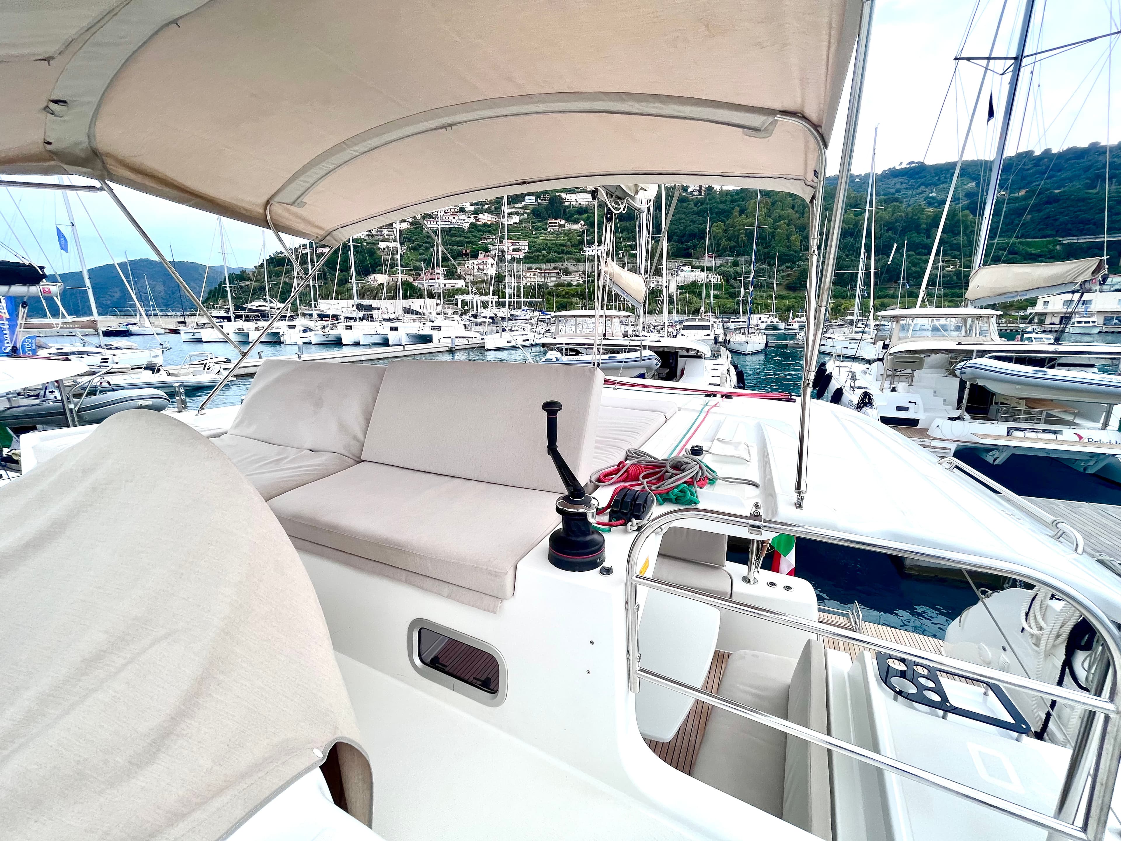 Lagoon 46  - photo 14