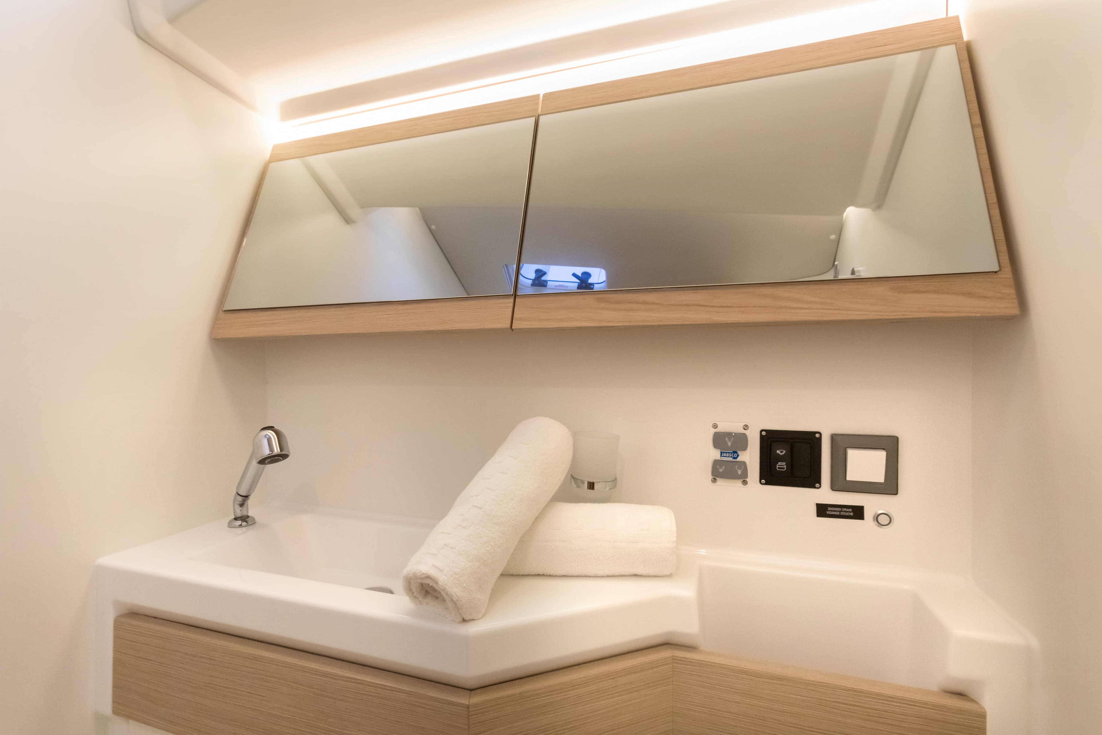 Oceanis 46.1 - photo 18