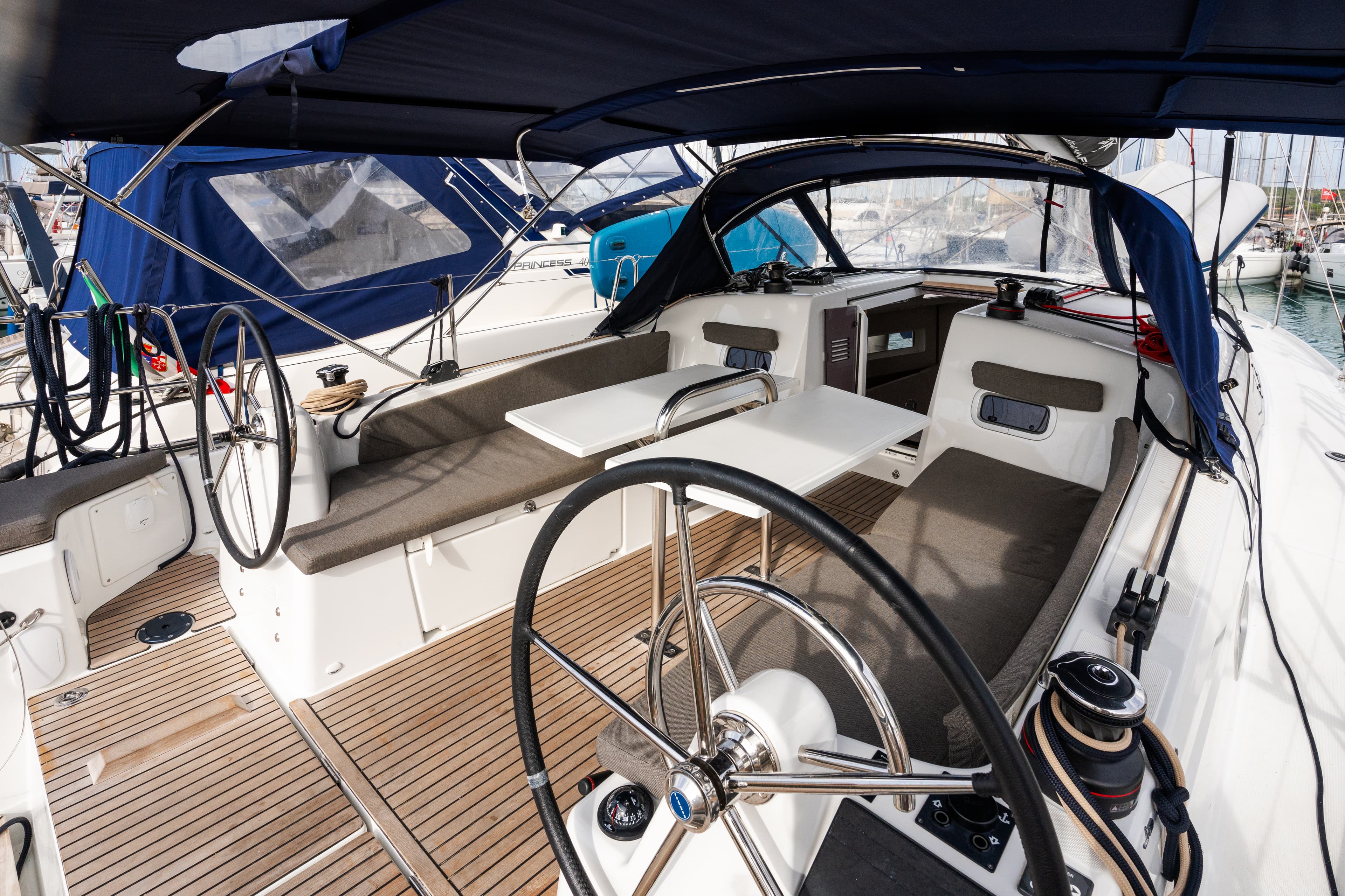 Sun Odyssey 380 - photo 16