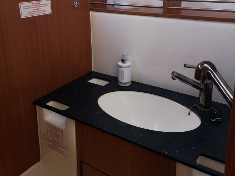 Bavaria 36 - photo 12