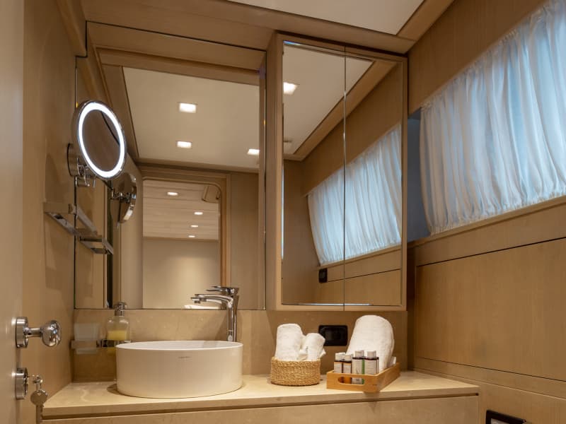 Admiral 101 - photo 48