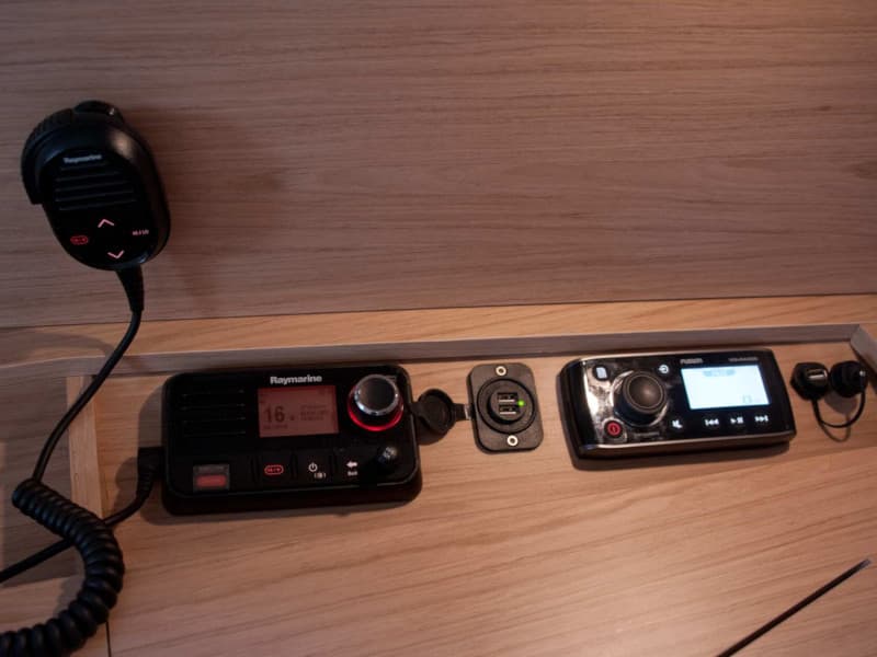 Oceanis 41.1 - photo 20