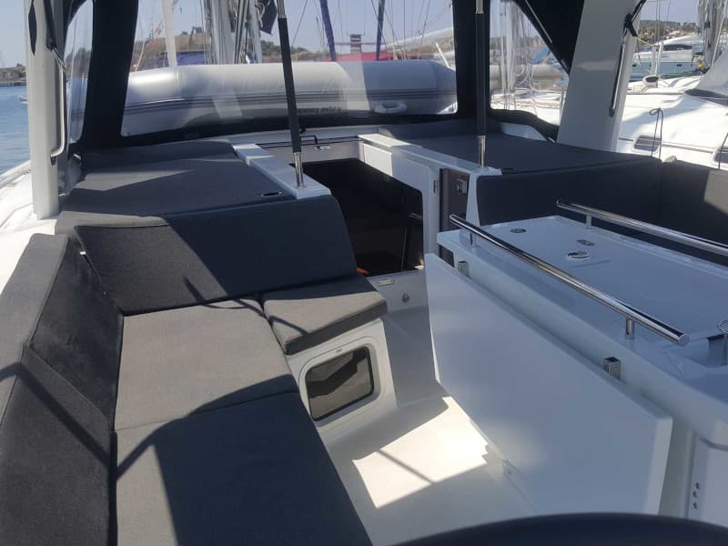 Oceanis 51.1 - photo 9