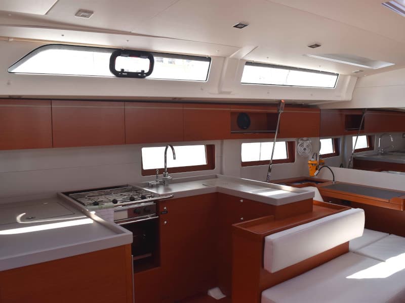 Oceanis 51.1 - photo 18