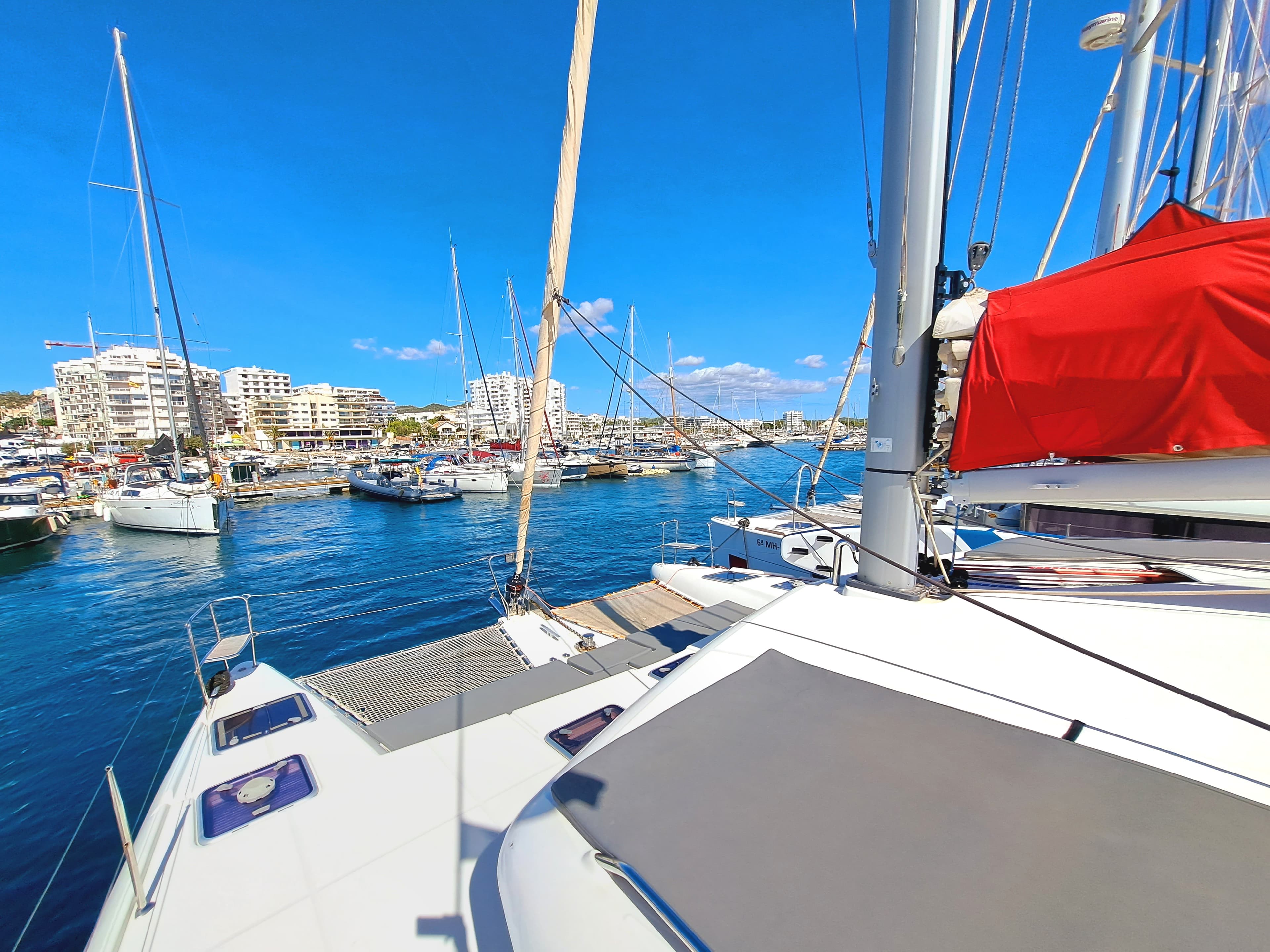 Lagoon 421 - photo 8