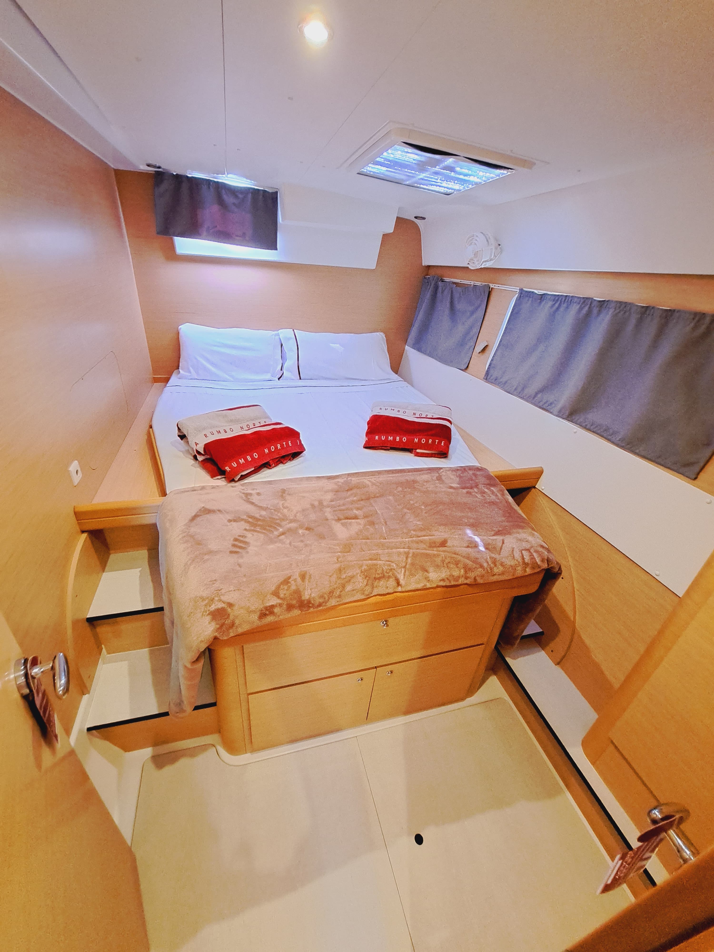 Lagoon 421 - photo 12