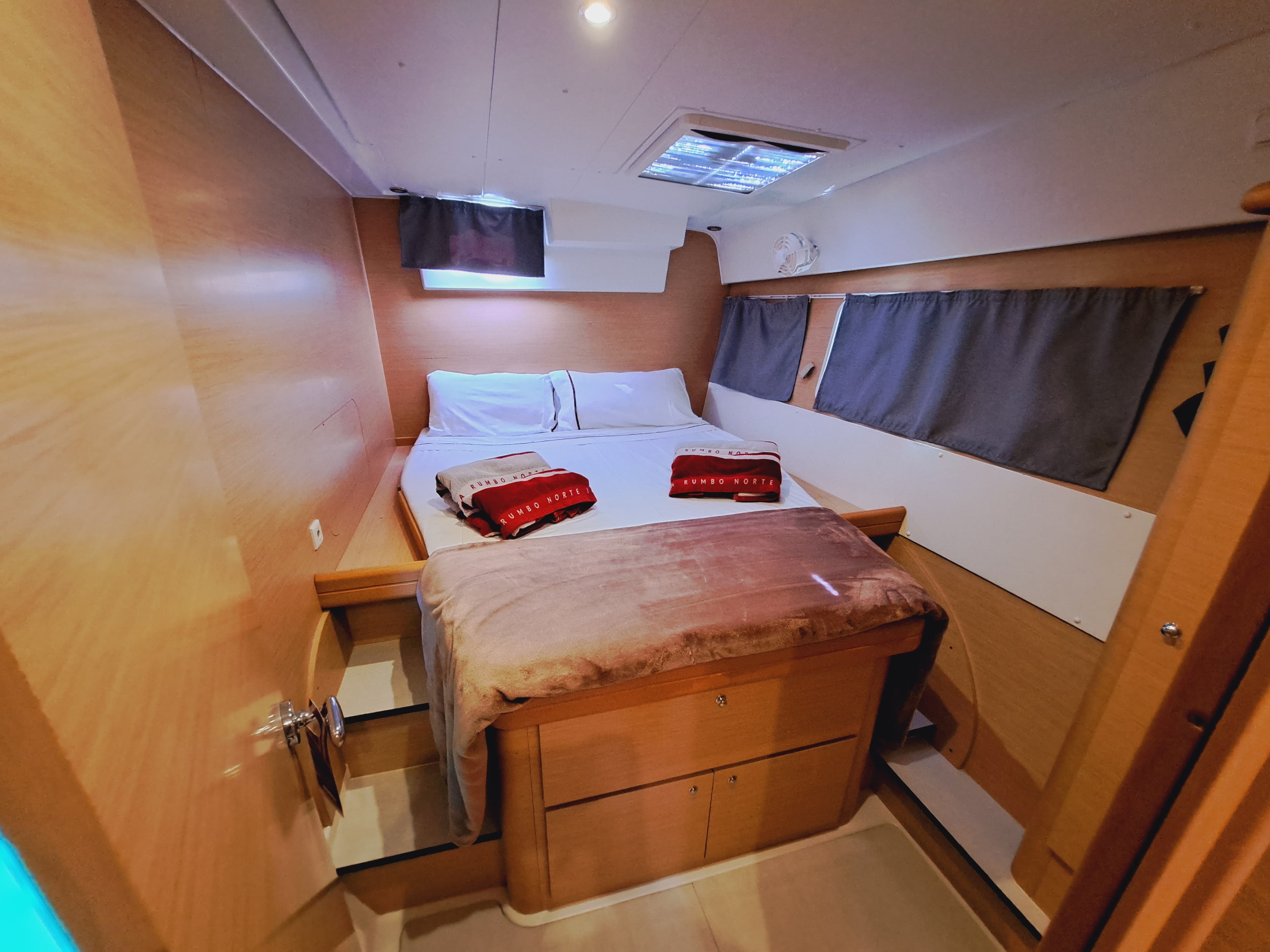 Lagoon 421 - photo 13