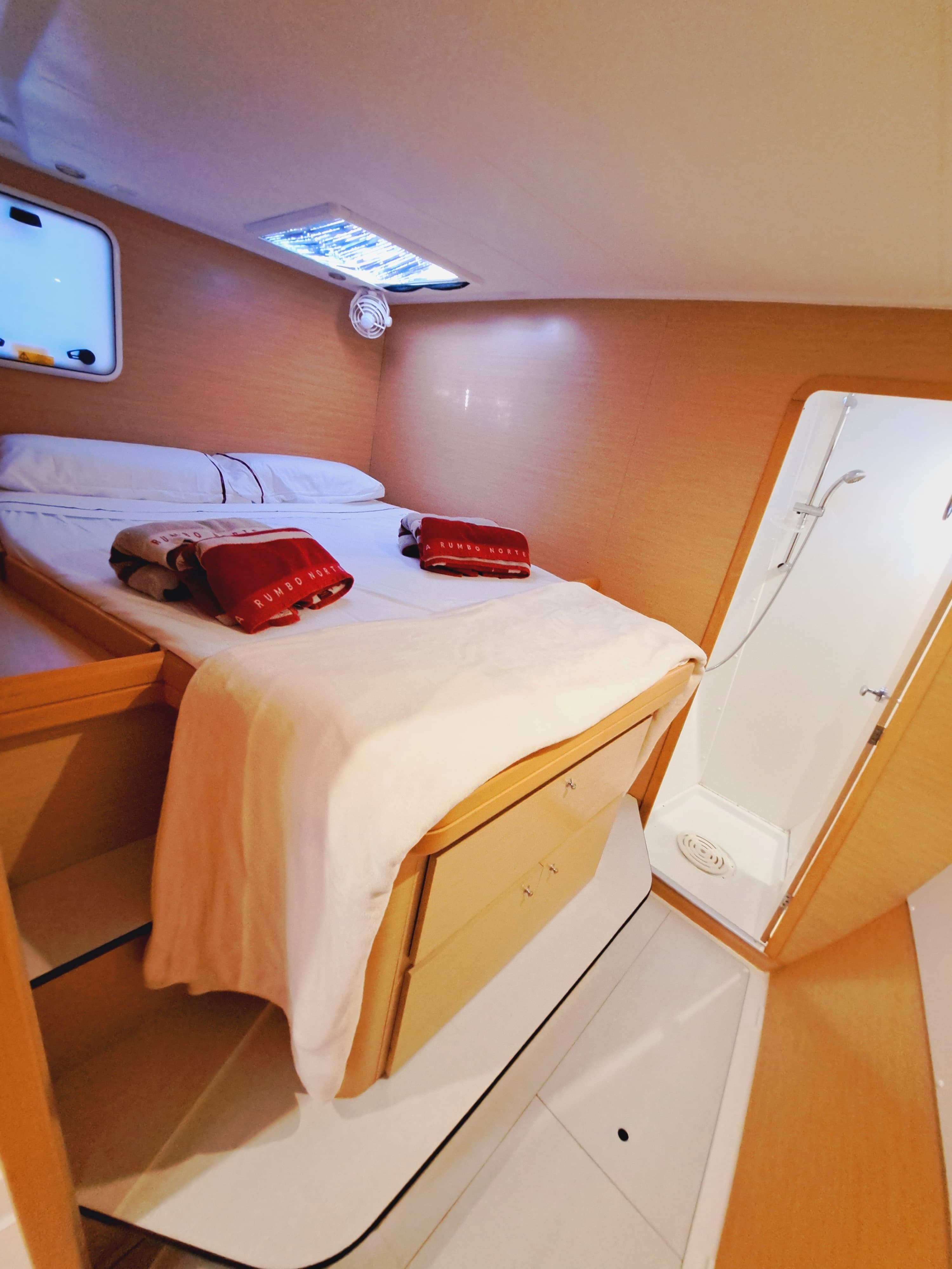 Lagoon 421 - photo 18