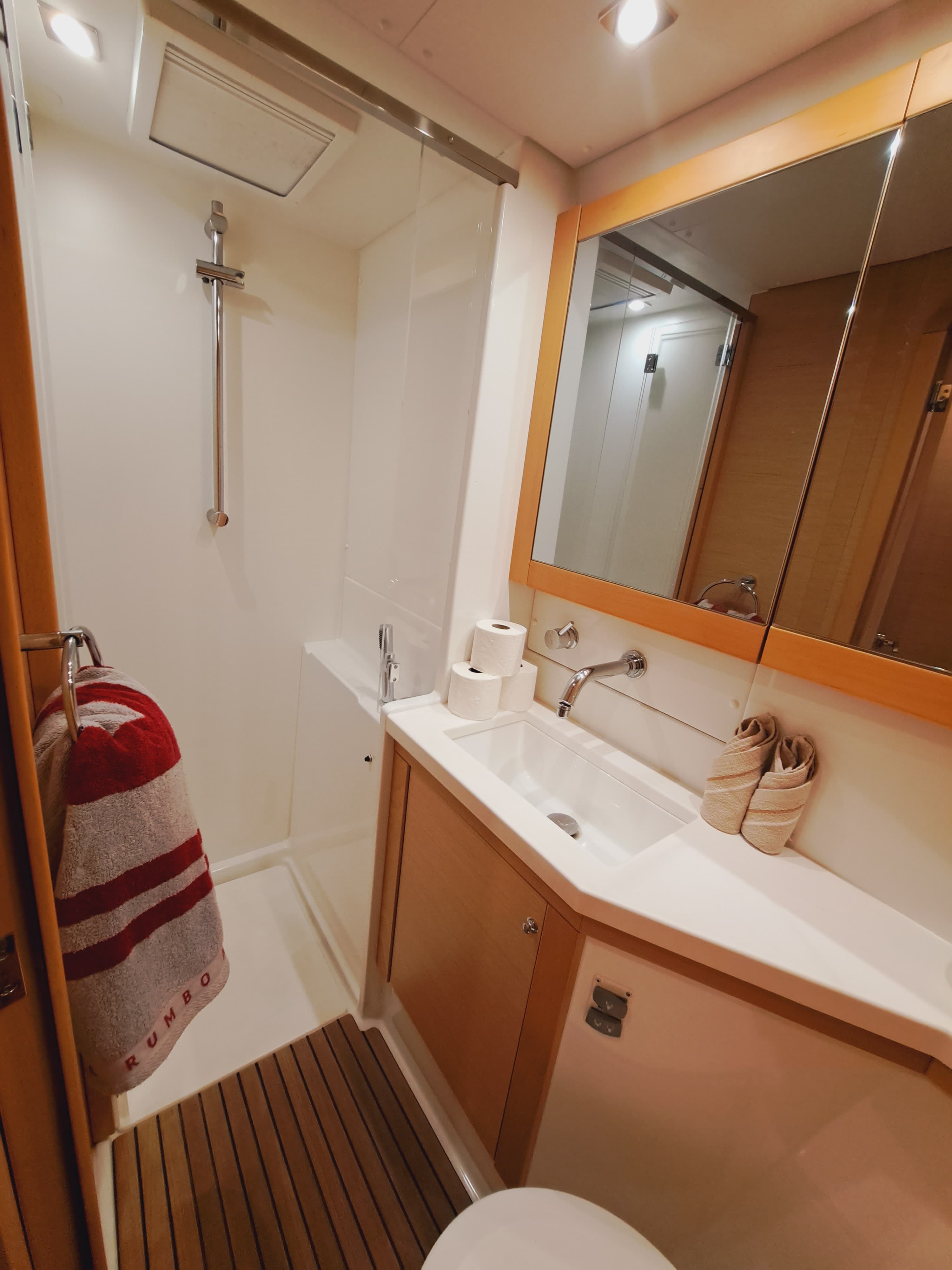 Lagoon 450 - photo 17