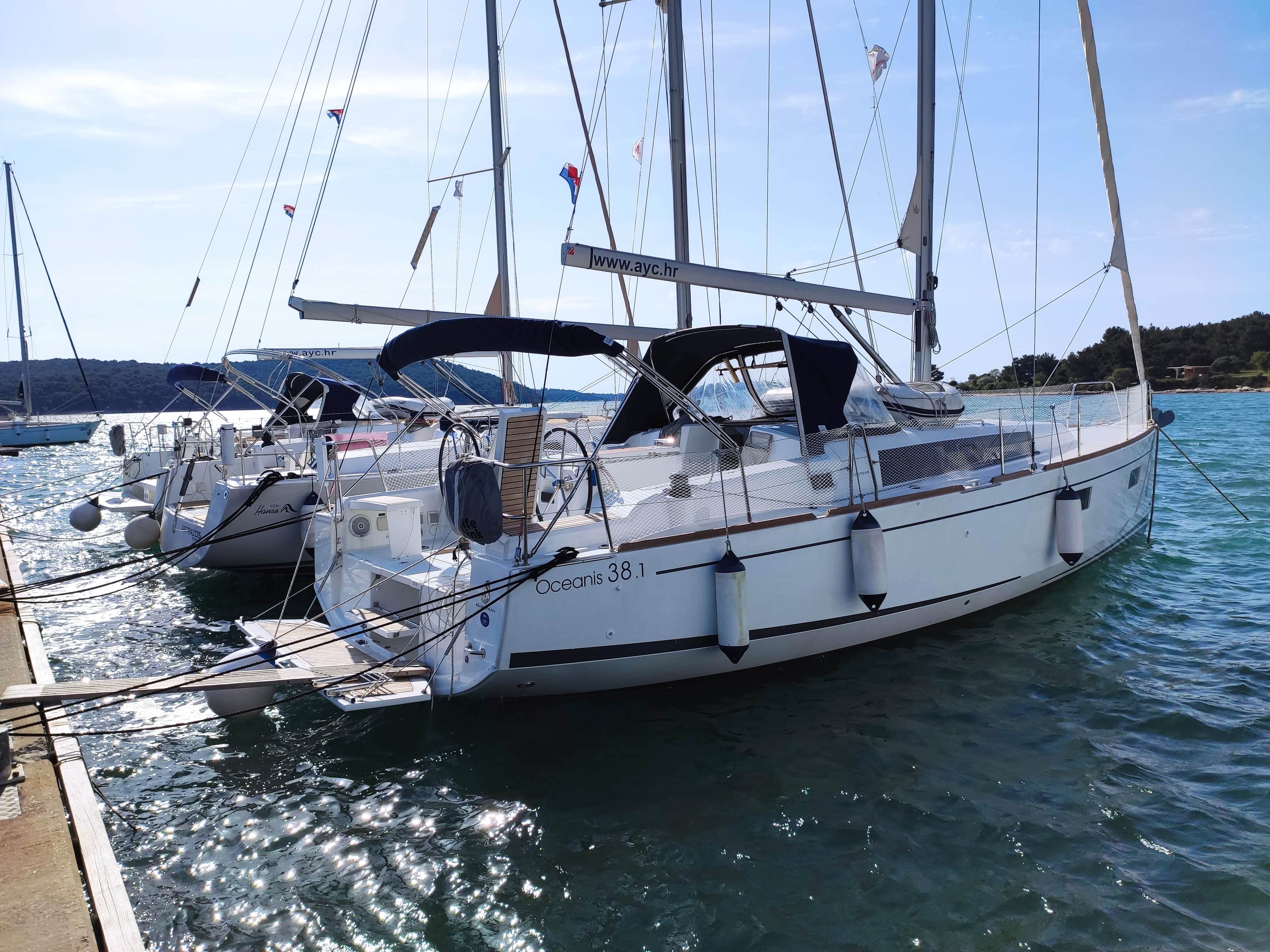 Oceanis 38.1 - photo 8