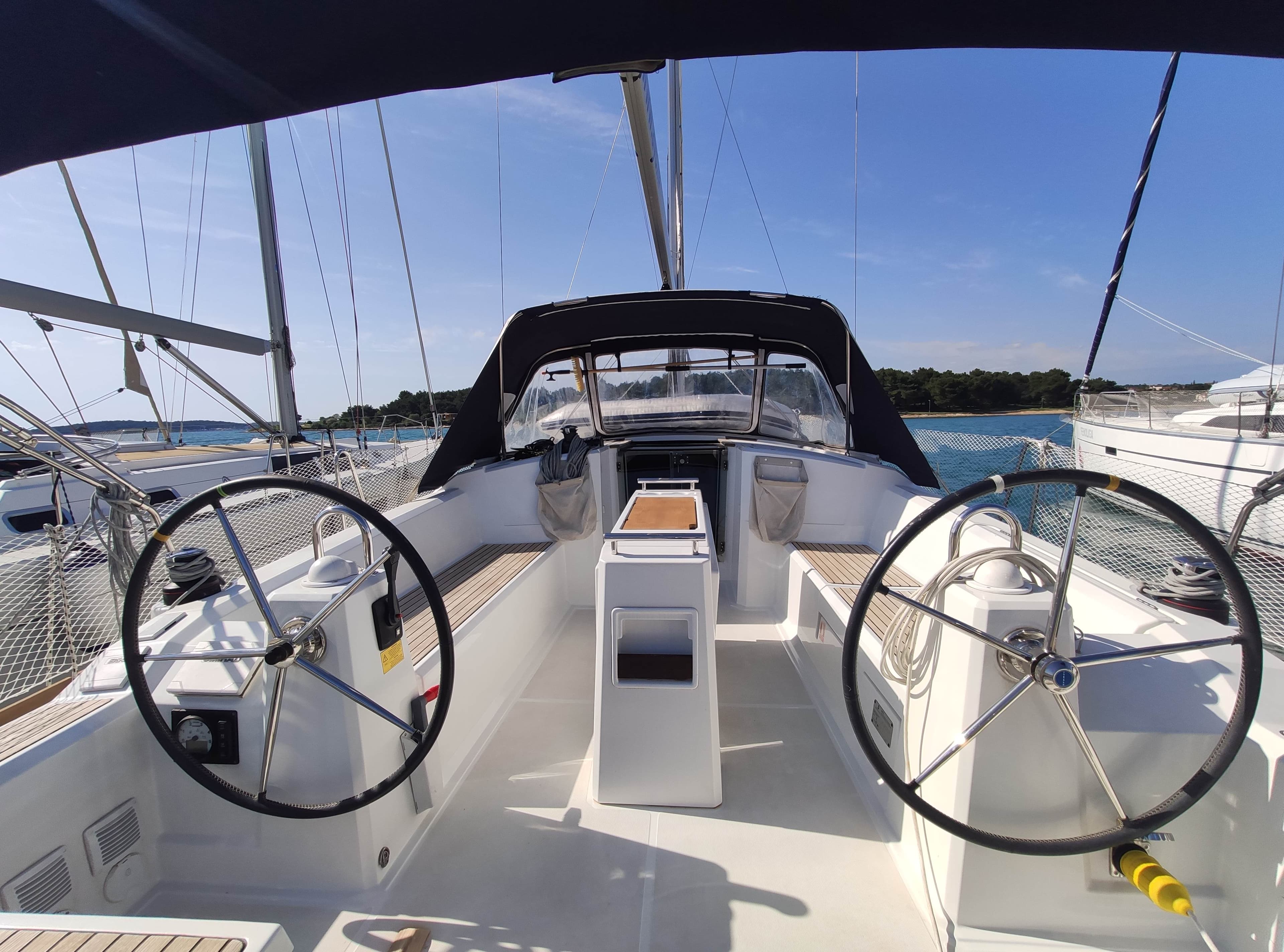 Oceanis 38.1 - photo 19