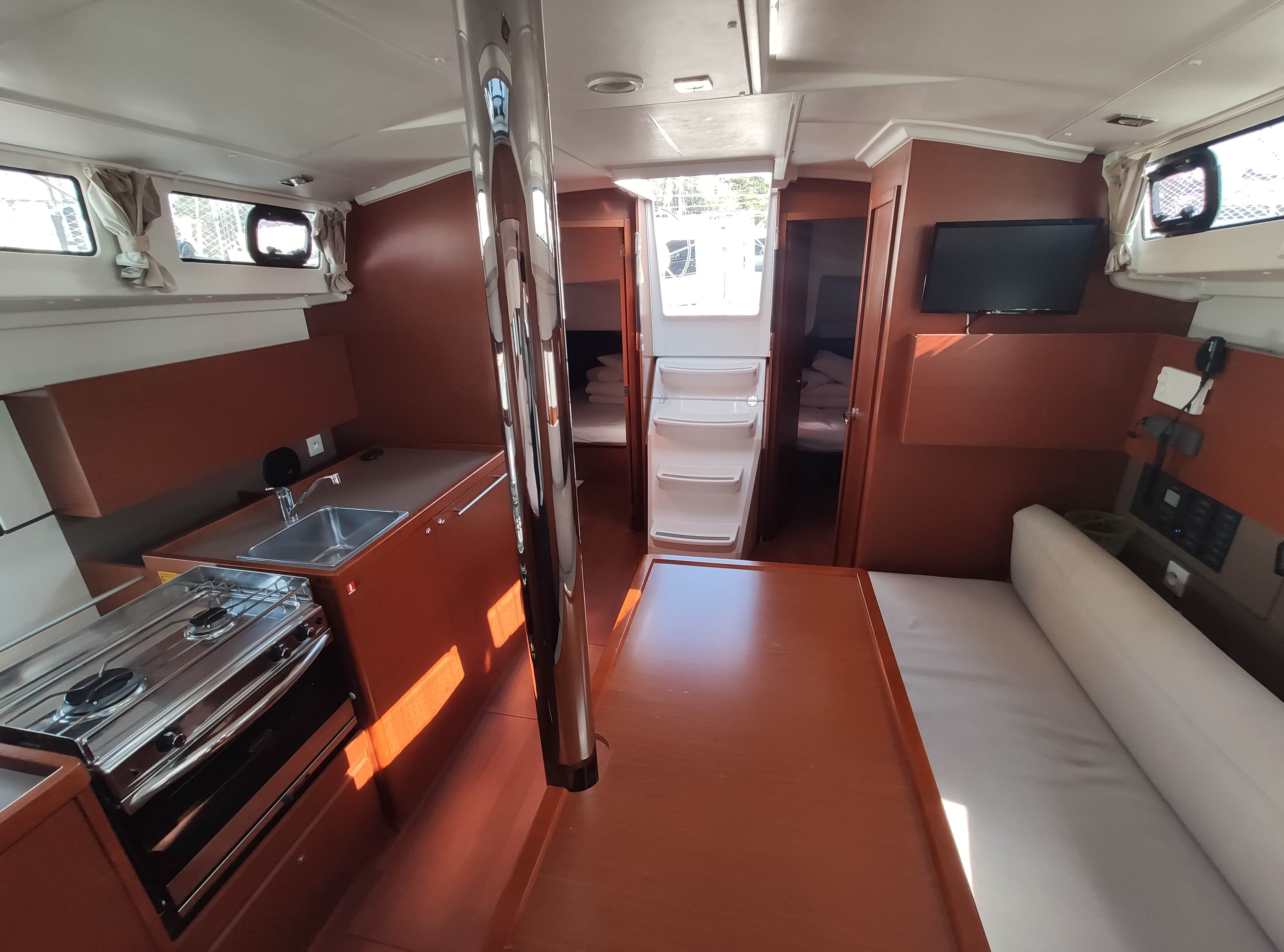 Oceanis 38.1 - photo 15