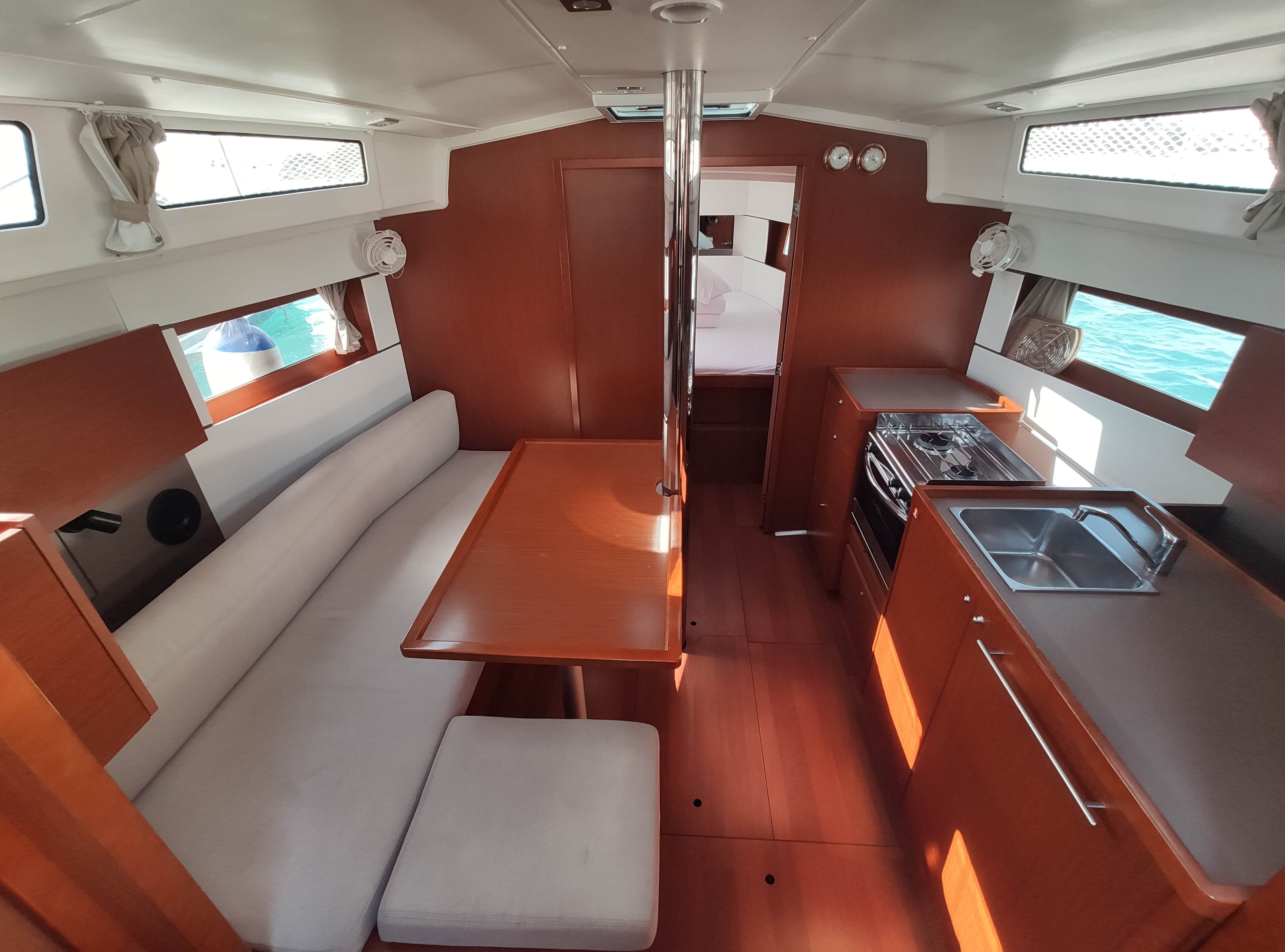 Oceanis 38.1 - photo 16