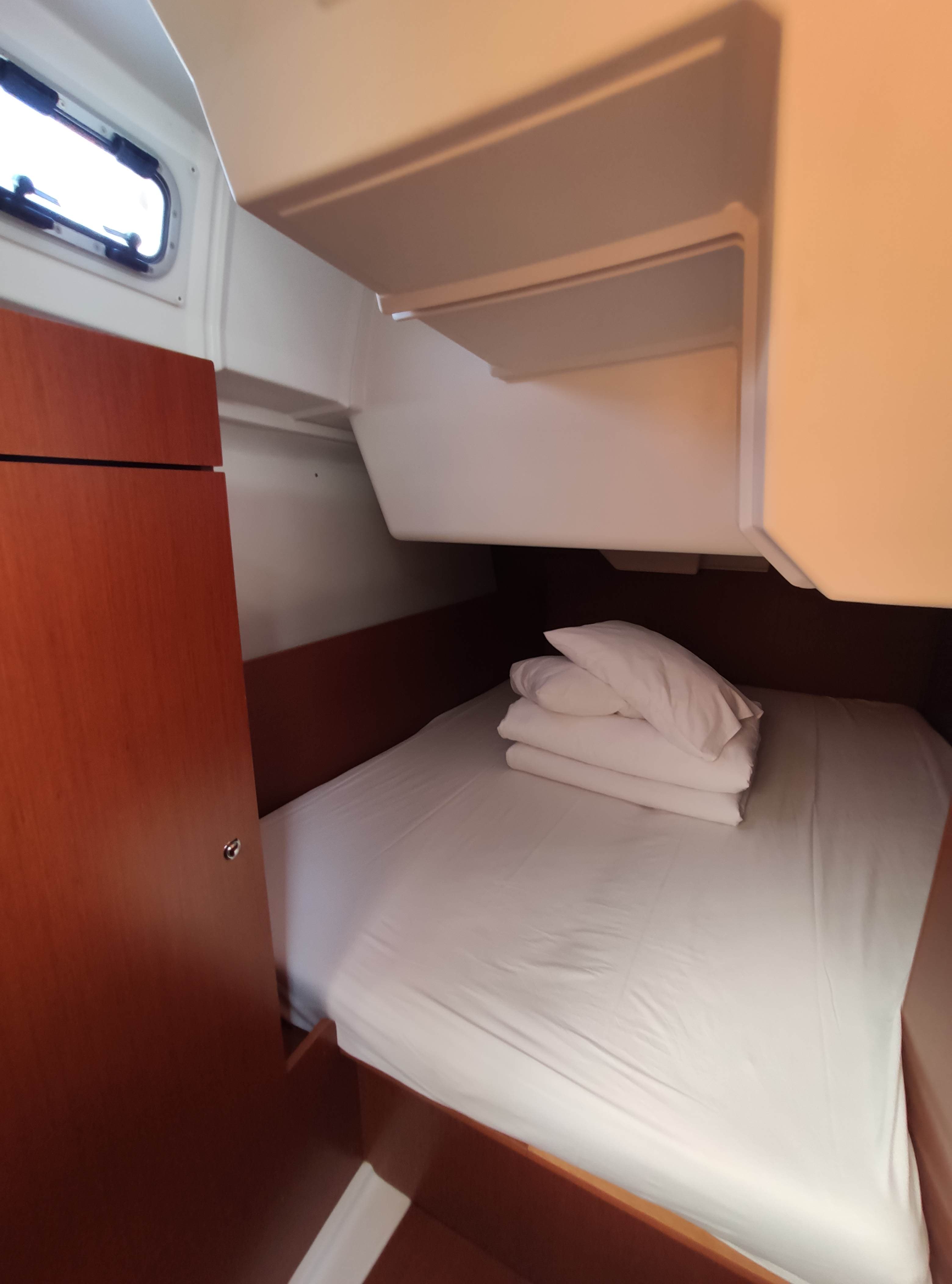 Oceanis 38.1 - photo 18