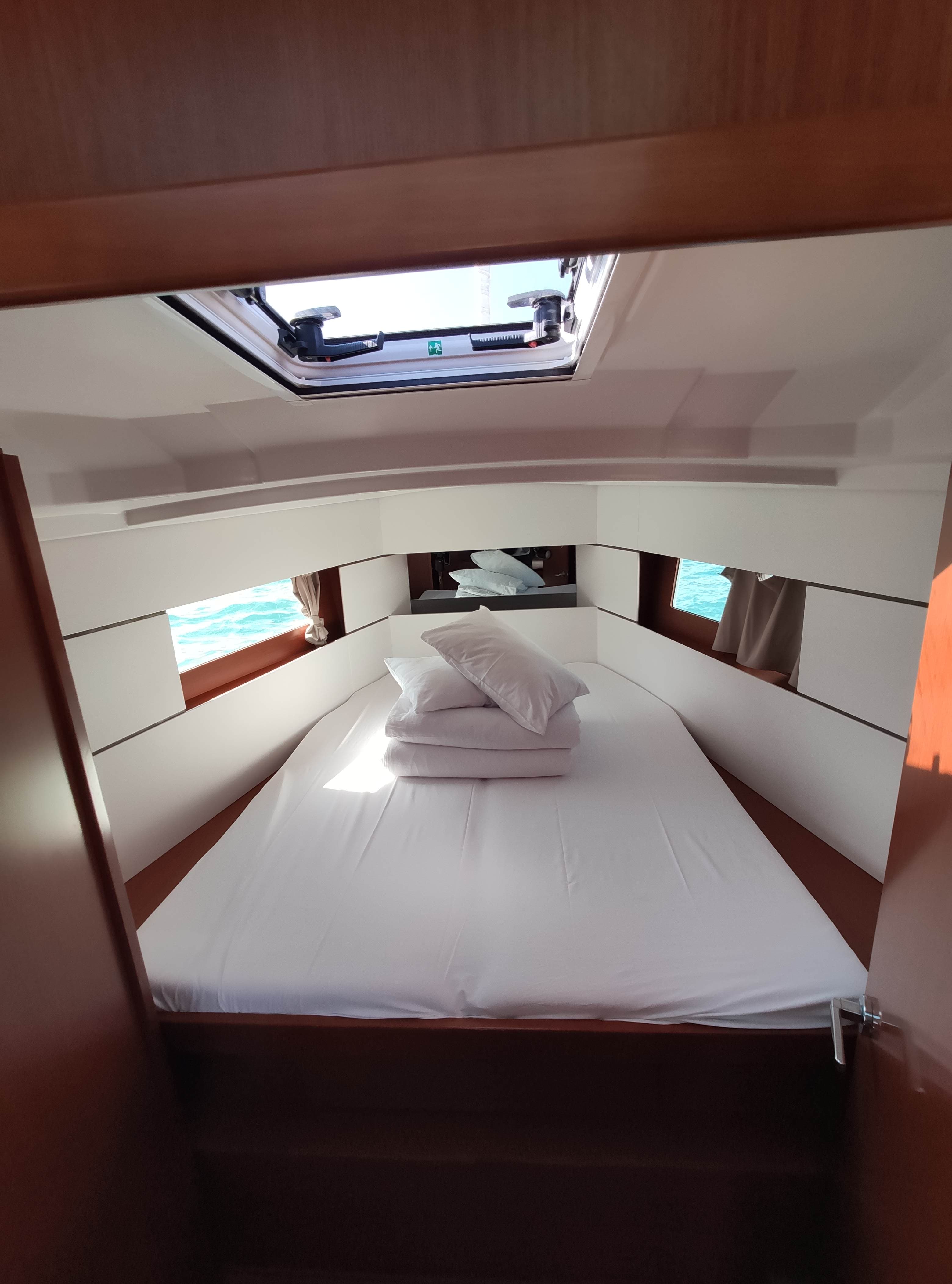 Oceanis 38.1 - photo 17