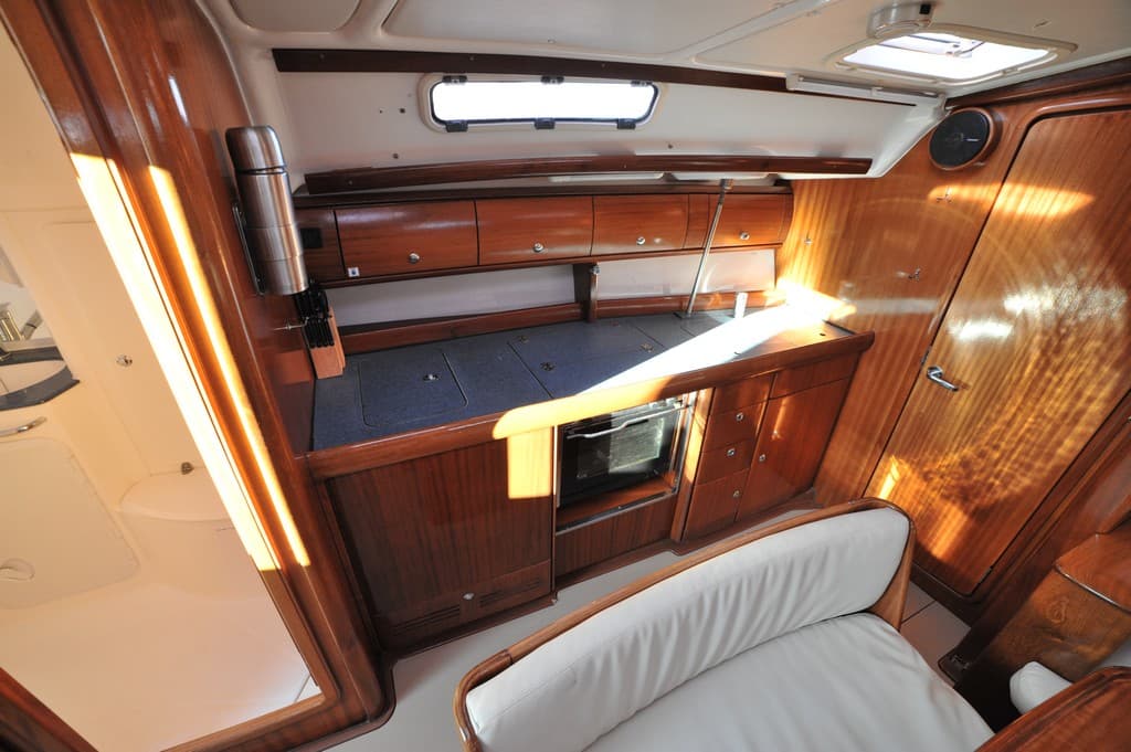 Bavaria 38 - photo 24