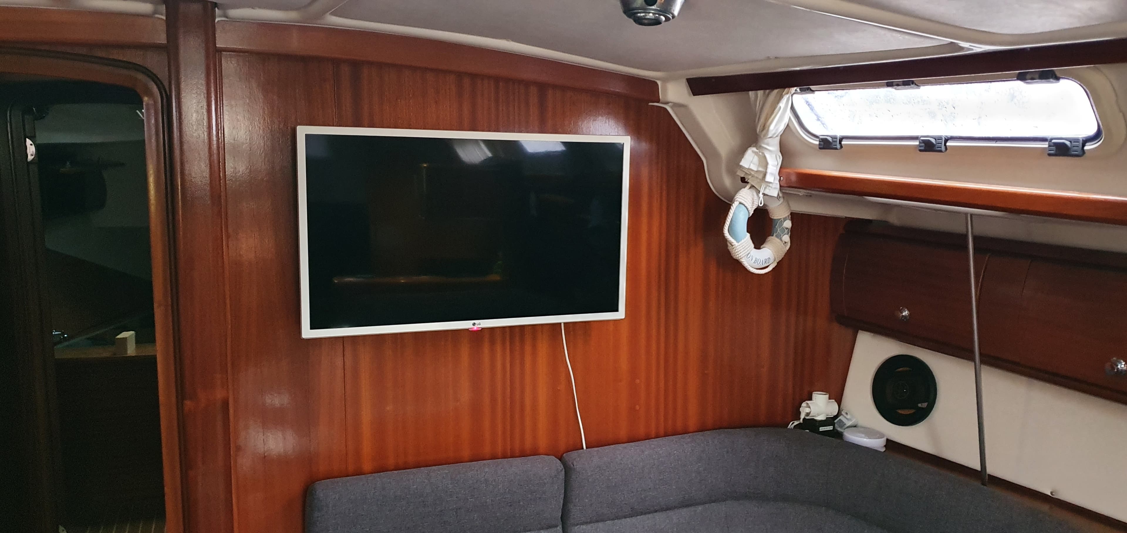 Bavaria 44 - photo 24