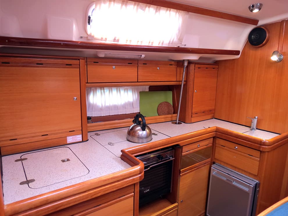 Bavaria 42 Cruiser - photo 5