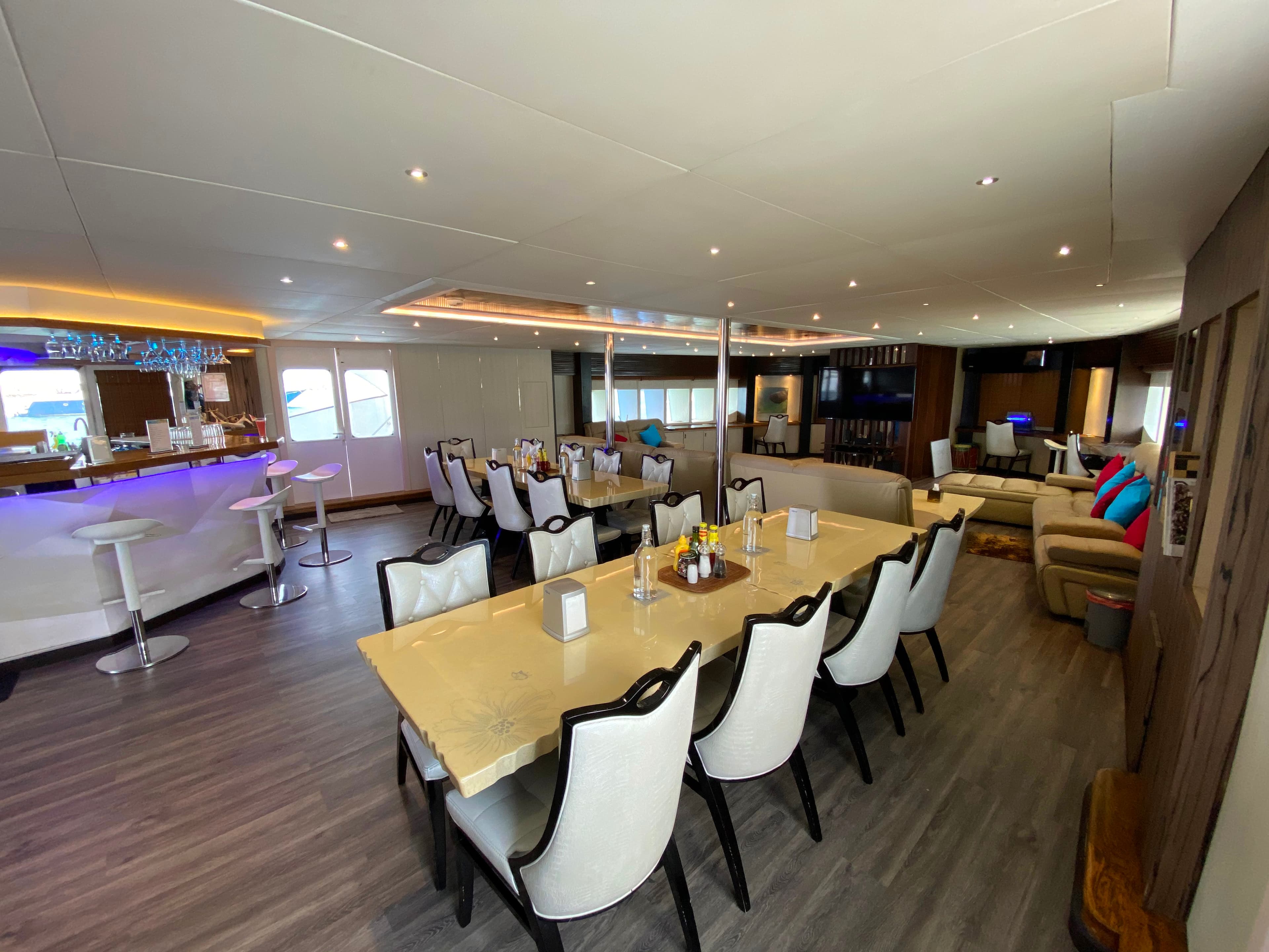 Motoryacht - photo 11