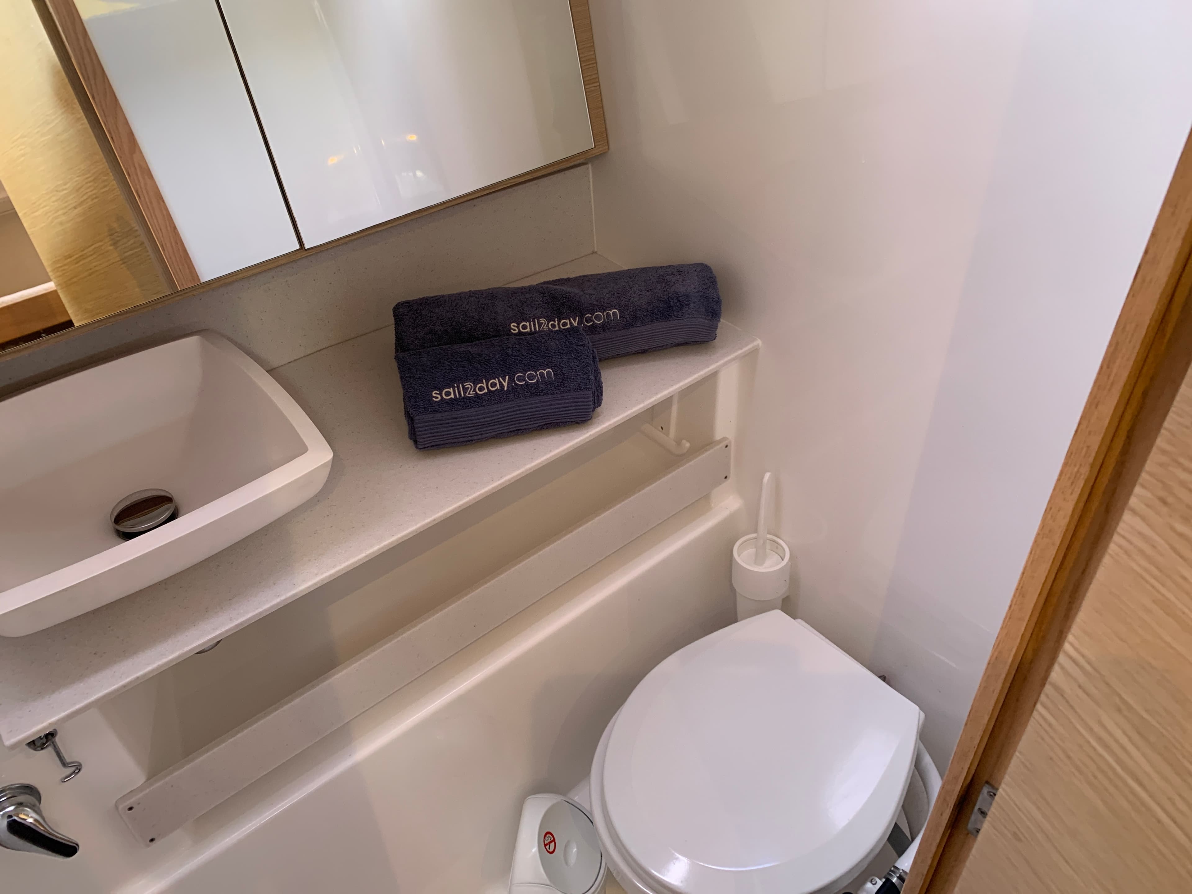 Dufour 430 - photo 24