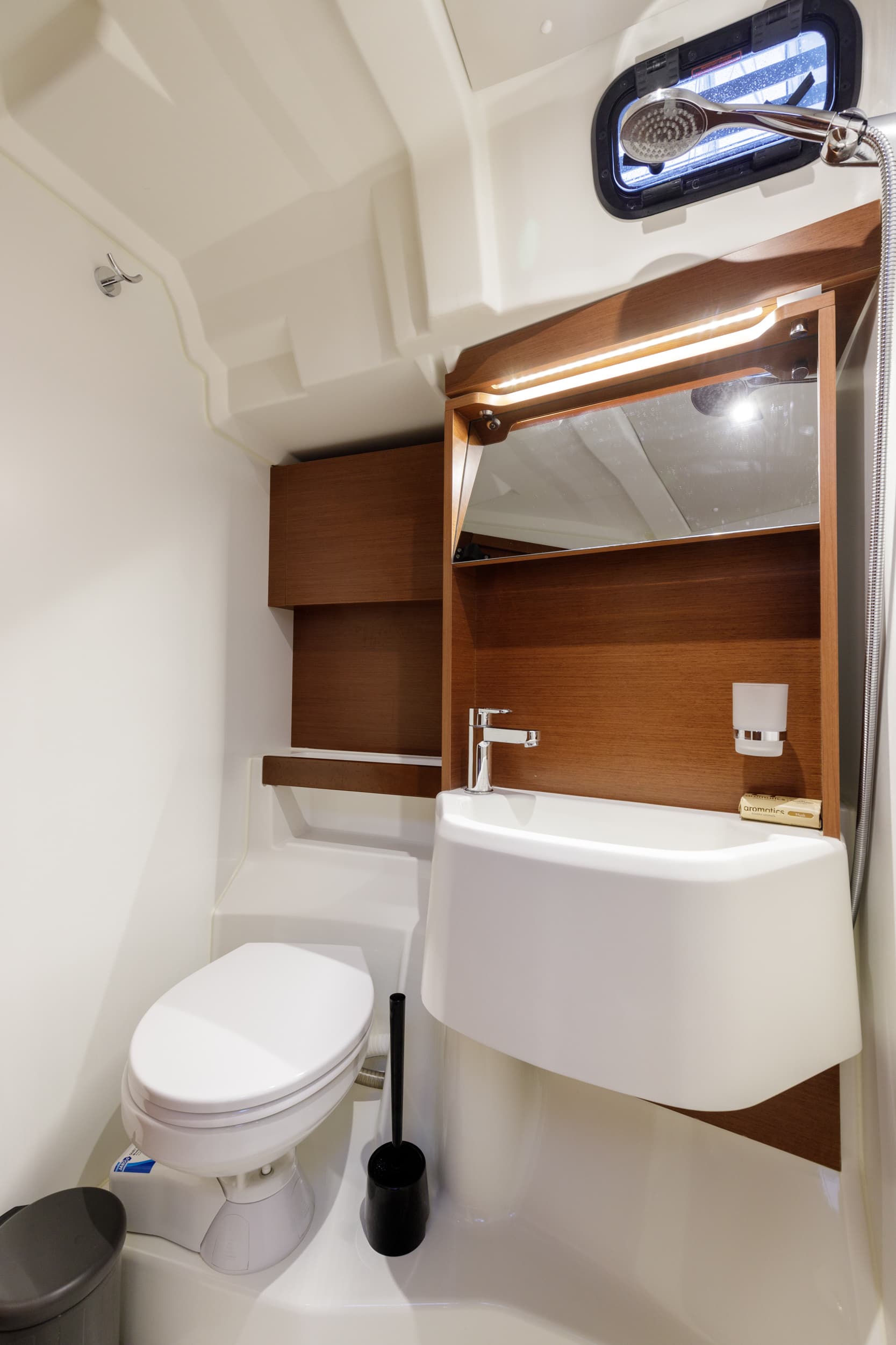 Oceanis 51.1 - photo 12