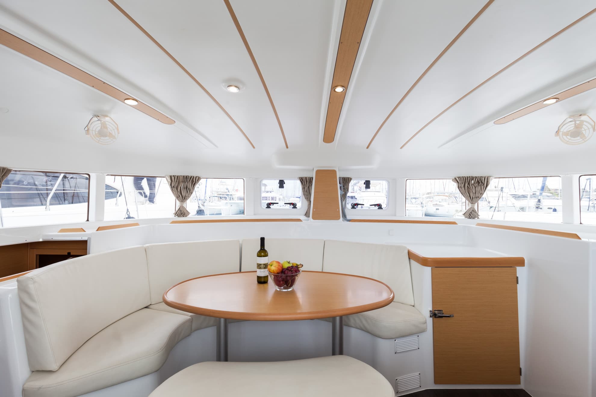 Lagoon 380 S2 - photo 12