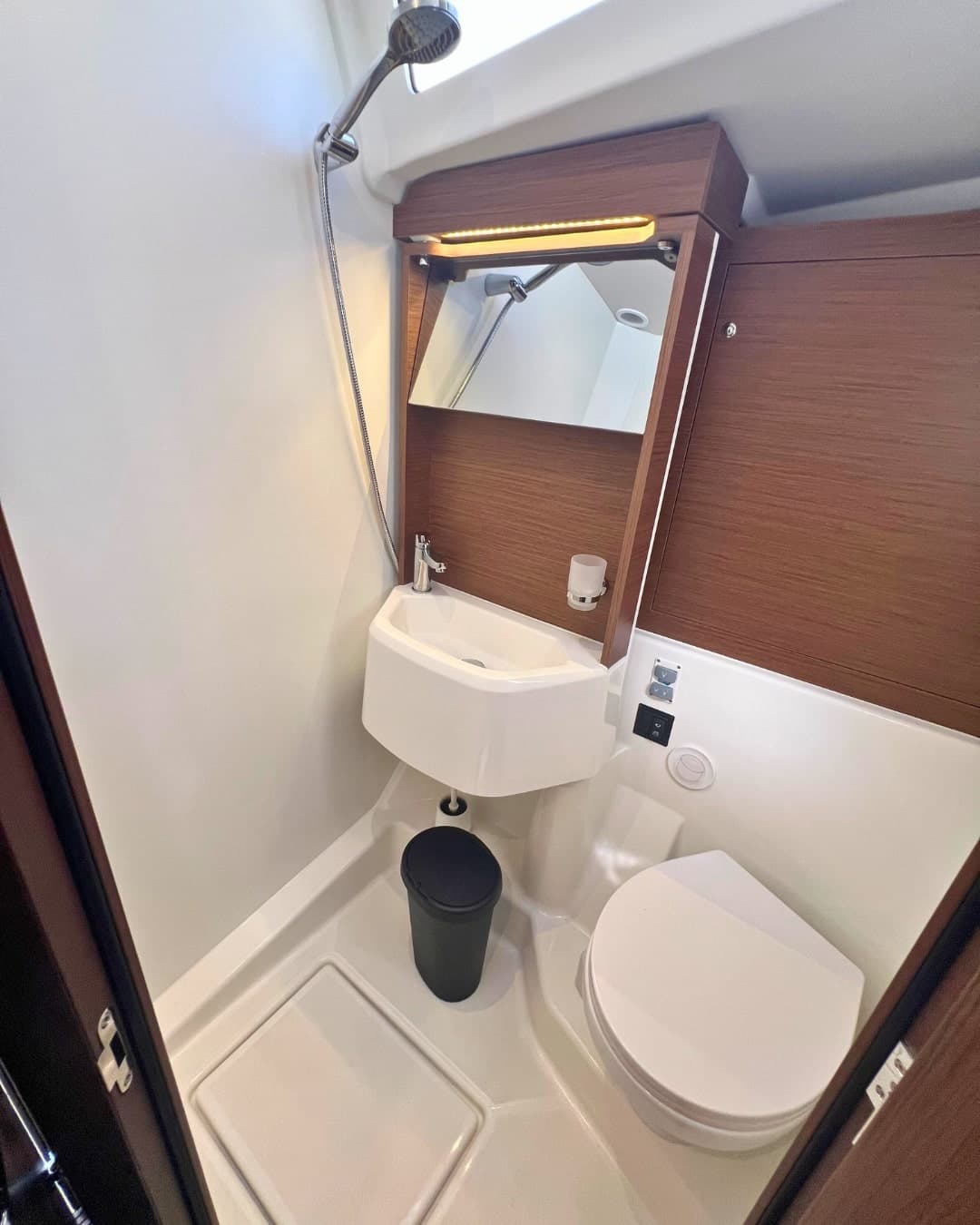 Oceanis 51.1 - photo 9