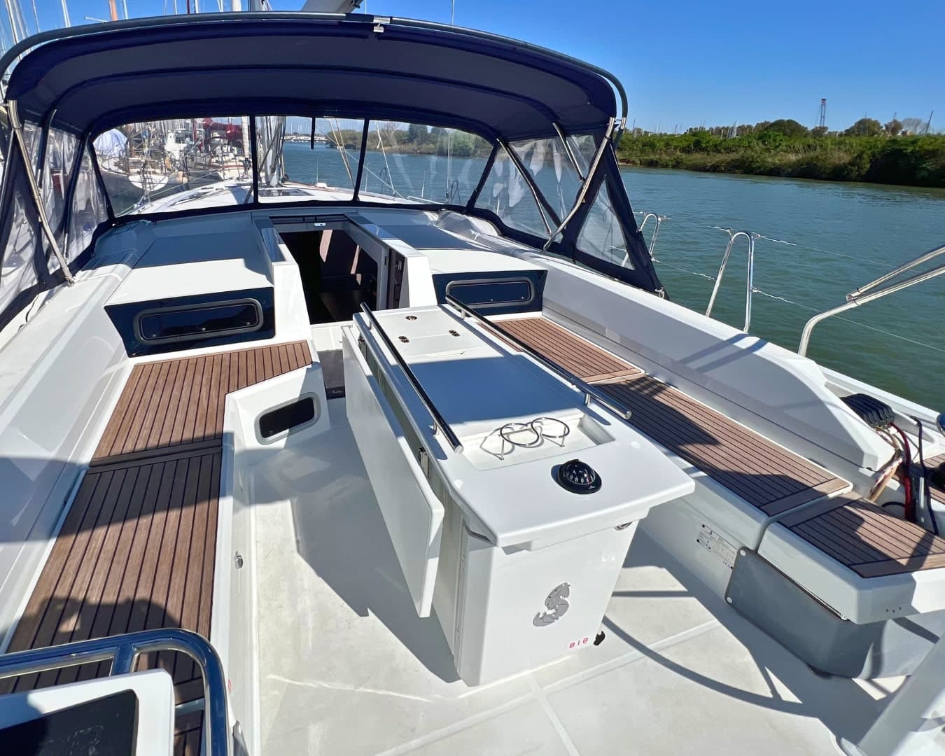 Oceanis 51.1 - photo 8