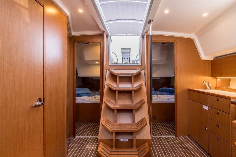 Bavaria C42 - photo 6