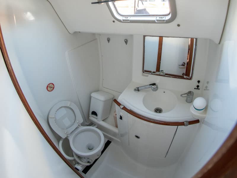 Oceanis 411 - photo 11