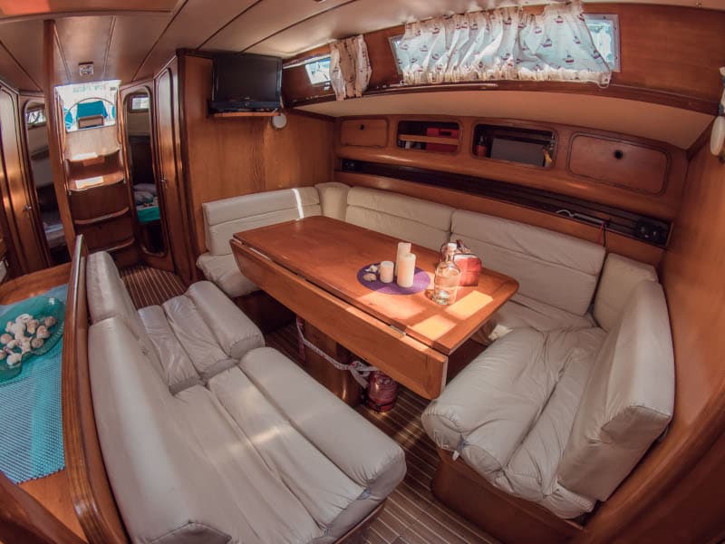 Beneteau 50 - photo 8