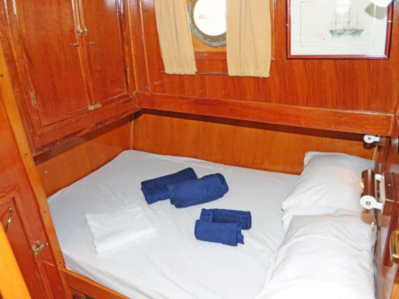 Motor sailer - photo 18