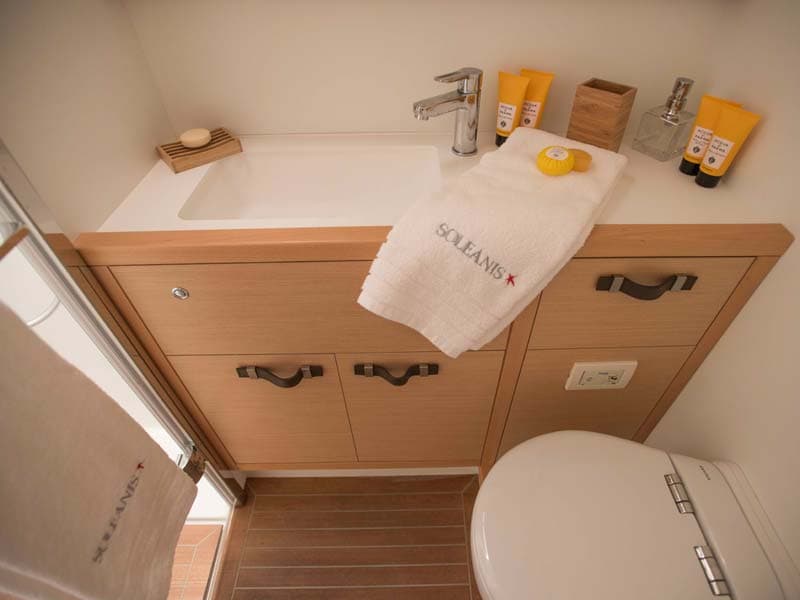 Lagoon 620 - photo 21