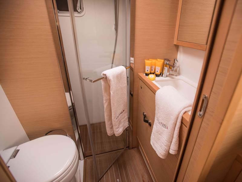 Lagoon 620 - photo 10