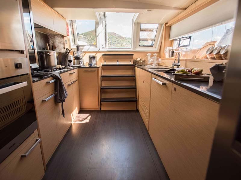 Lagoon 620 - photo 12