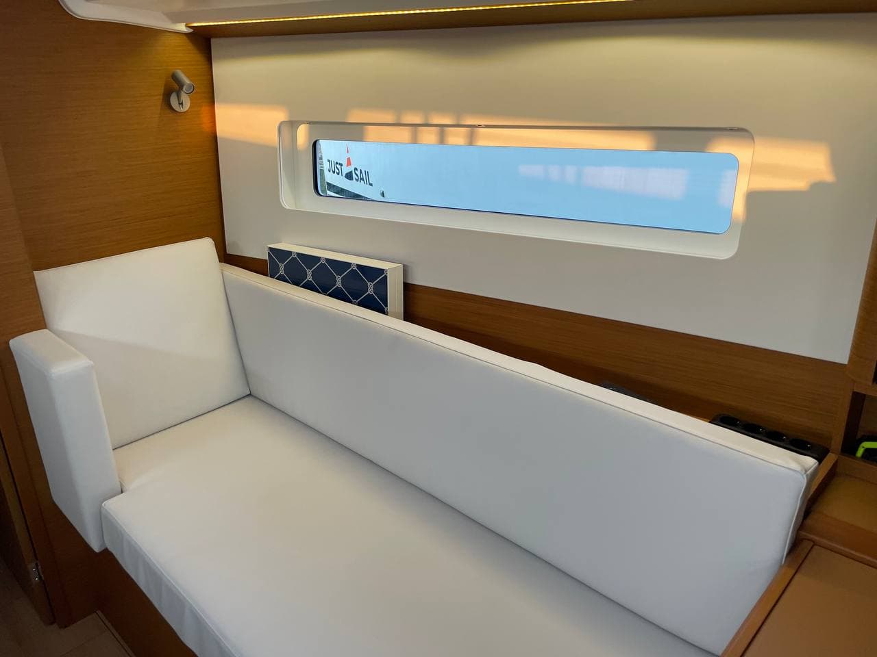 Sun Odyssey 380 - photo 7