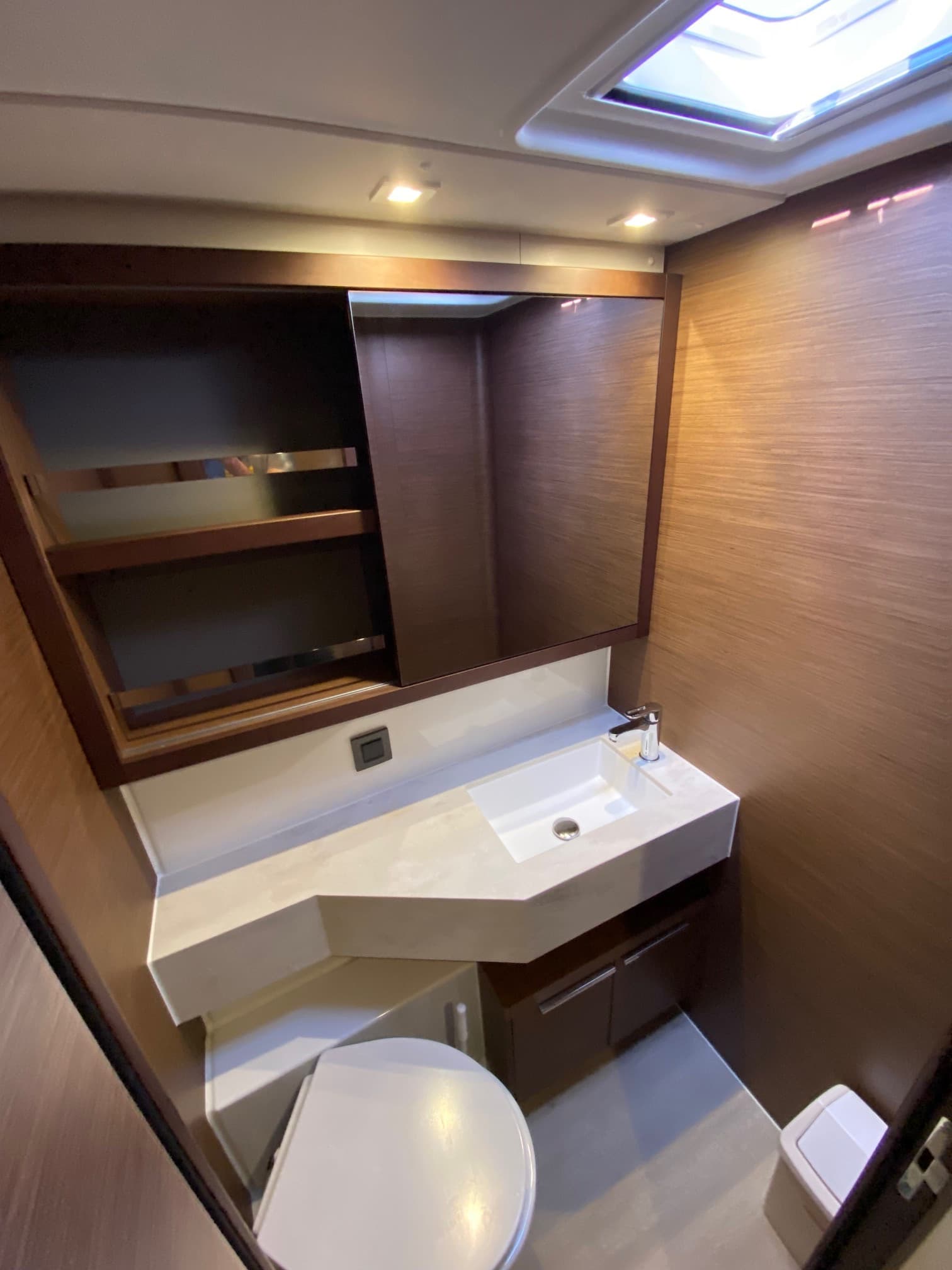 Lagoon 46  - photo 7