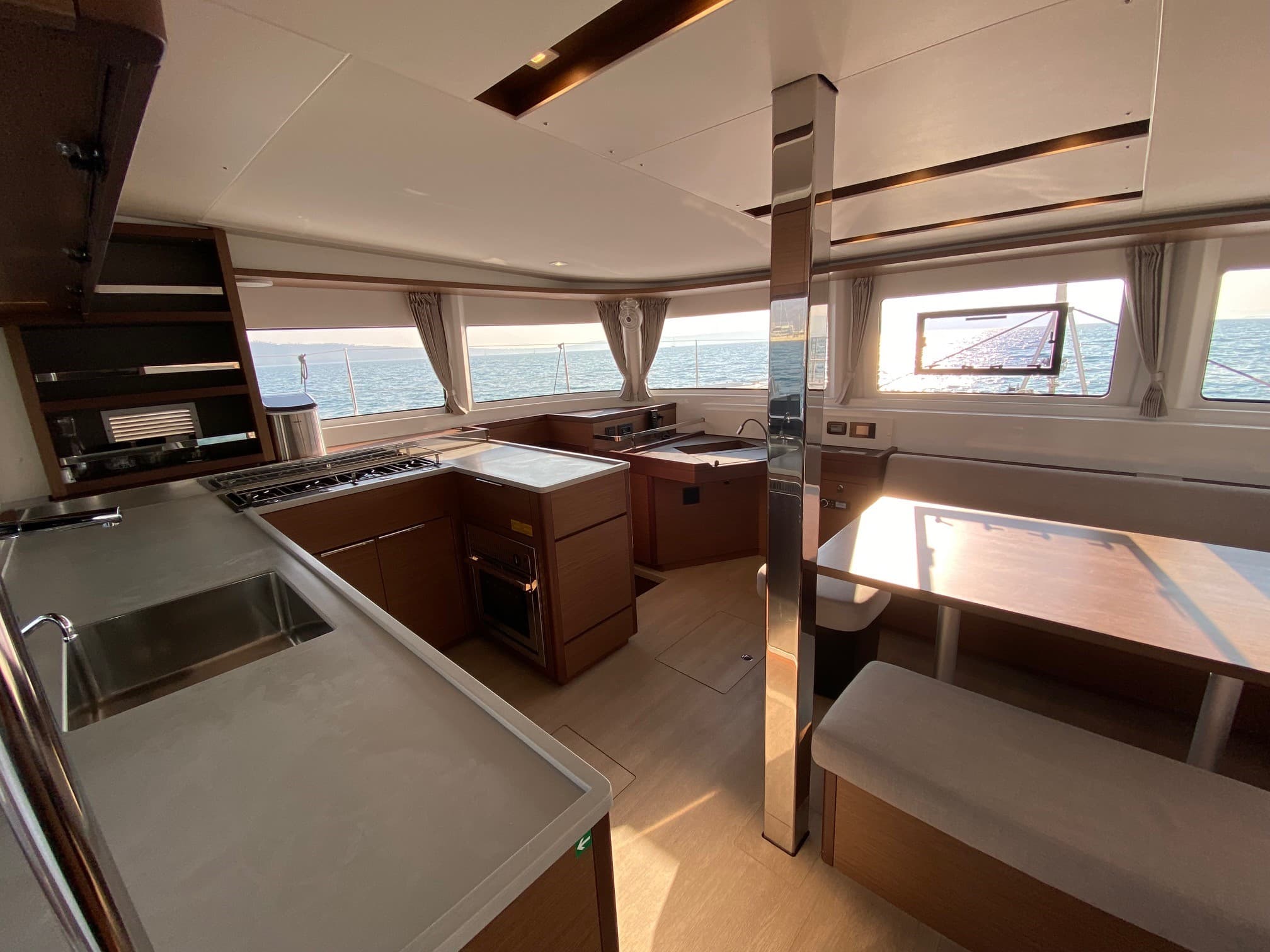 Lagoon 46  - photo 14