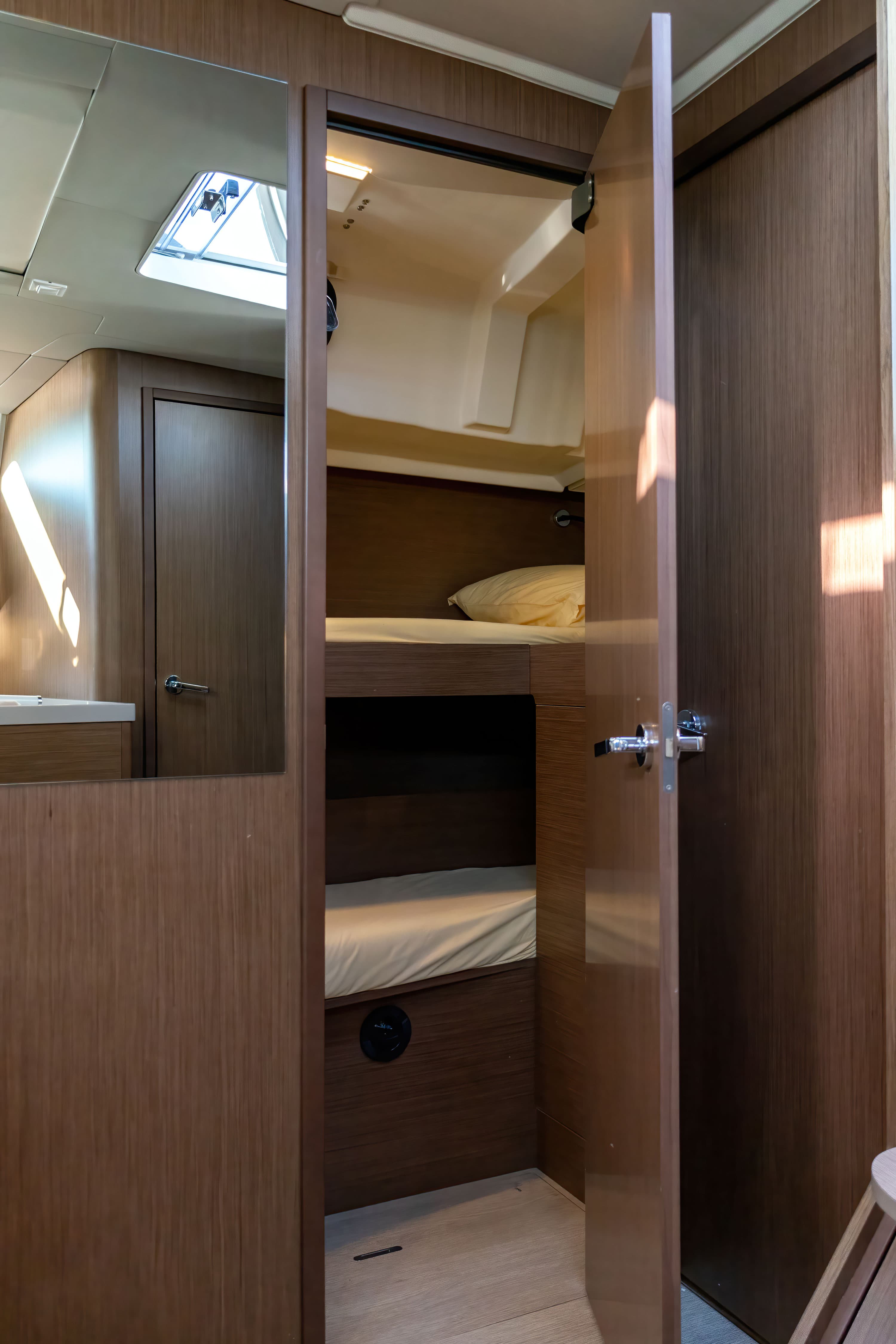 Oceanis 46.1 - photo 28