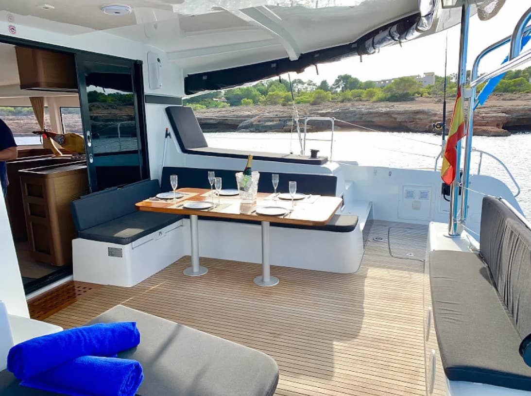 Lagoon 42 - photo 11