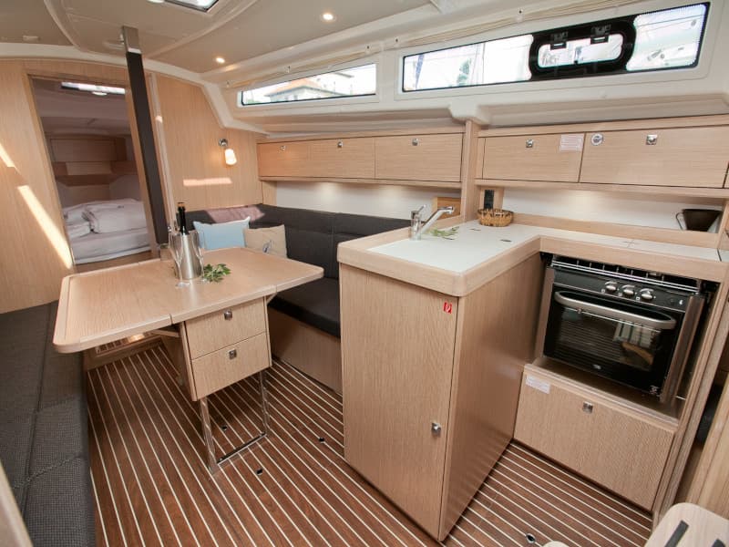 Bavaria Cruiser 34 Style - photo 11