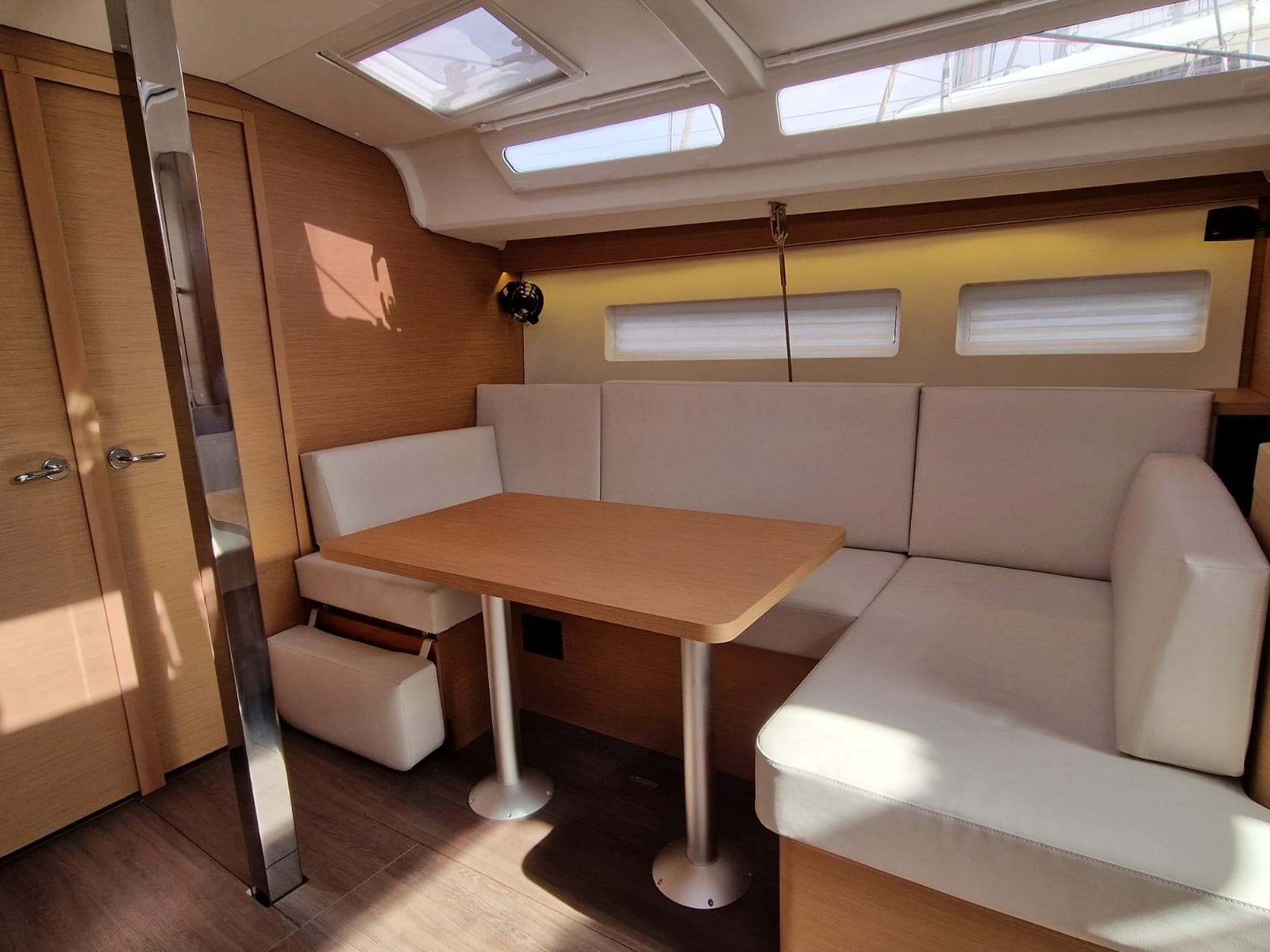 Sun Odyssey 440 - photo 4