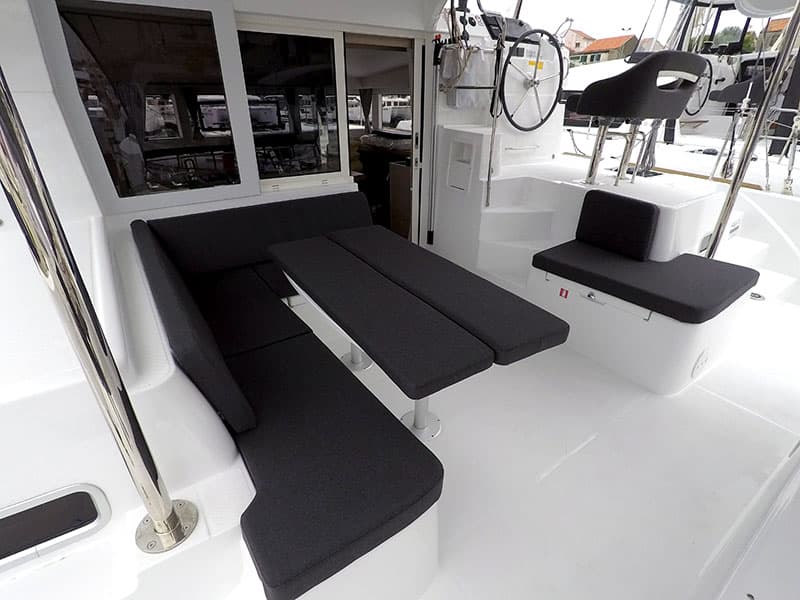 Lagoon 40 - photo 11