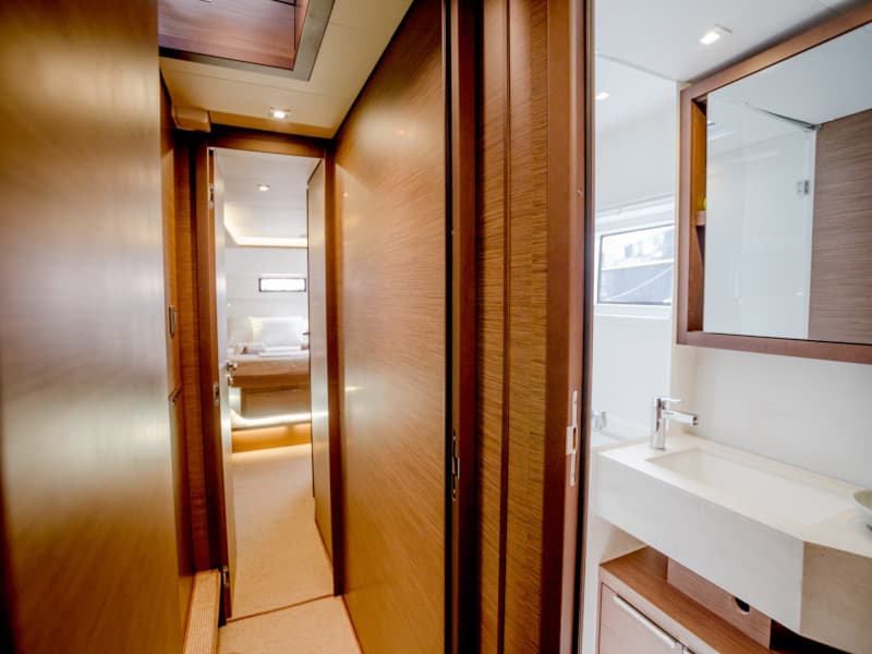 Lagoon 46  - photo 36