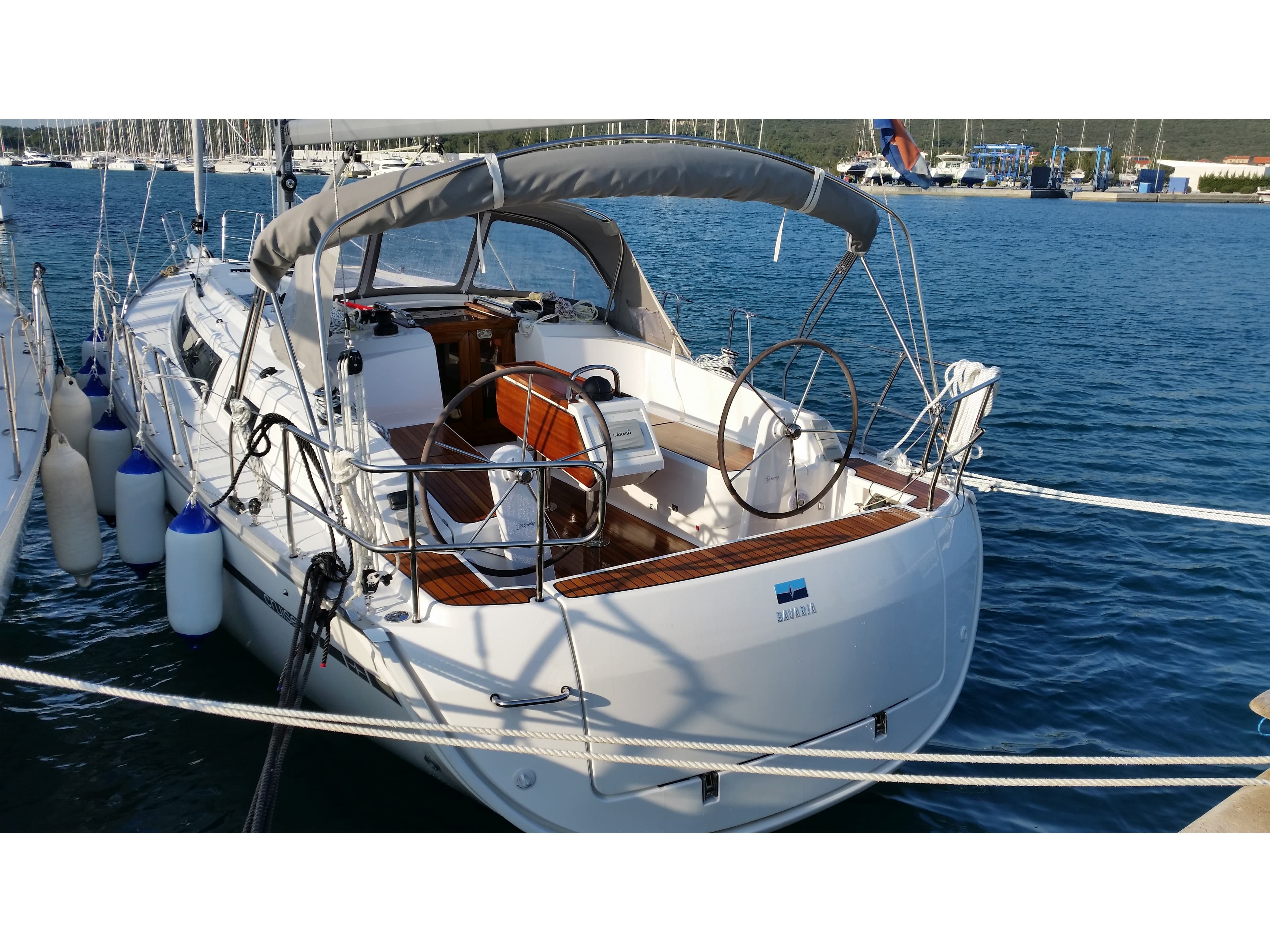 Bavaria Cruiser 37 - photo