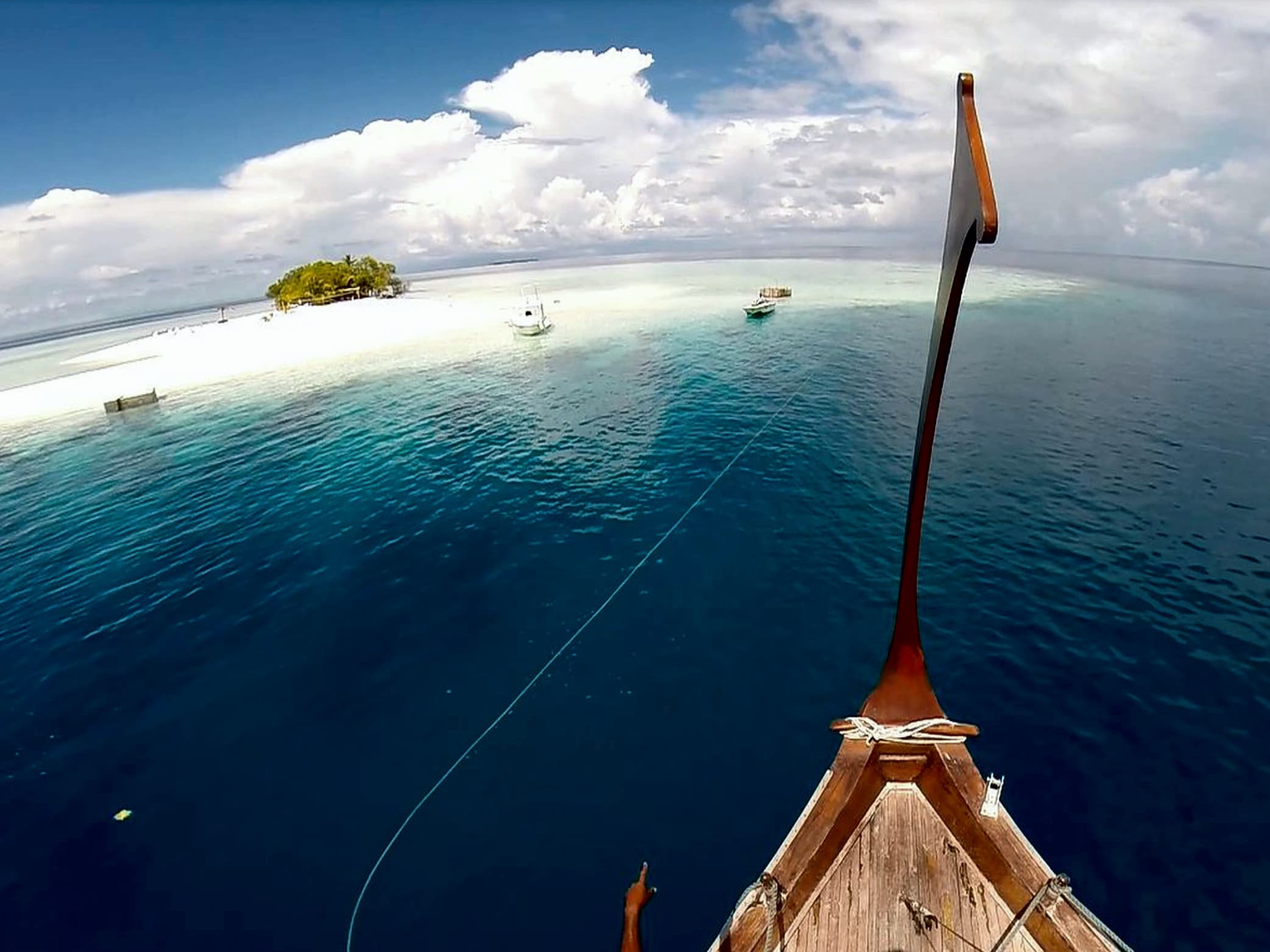 Wooden motor yacht - photo 6