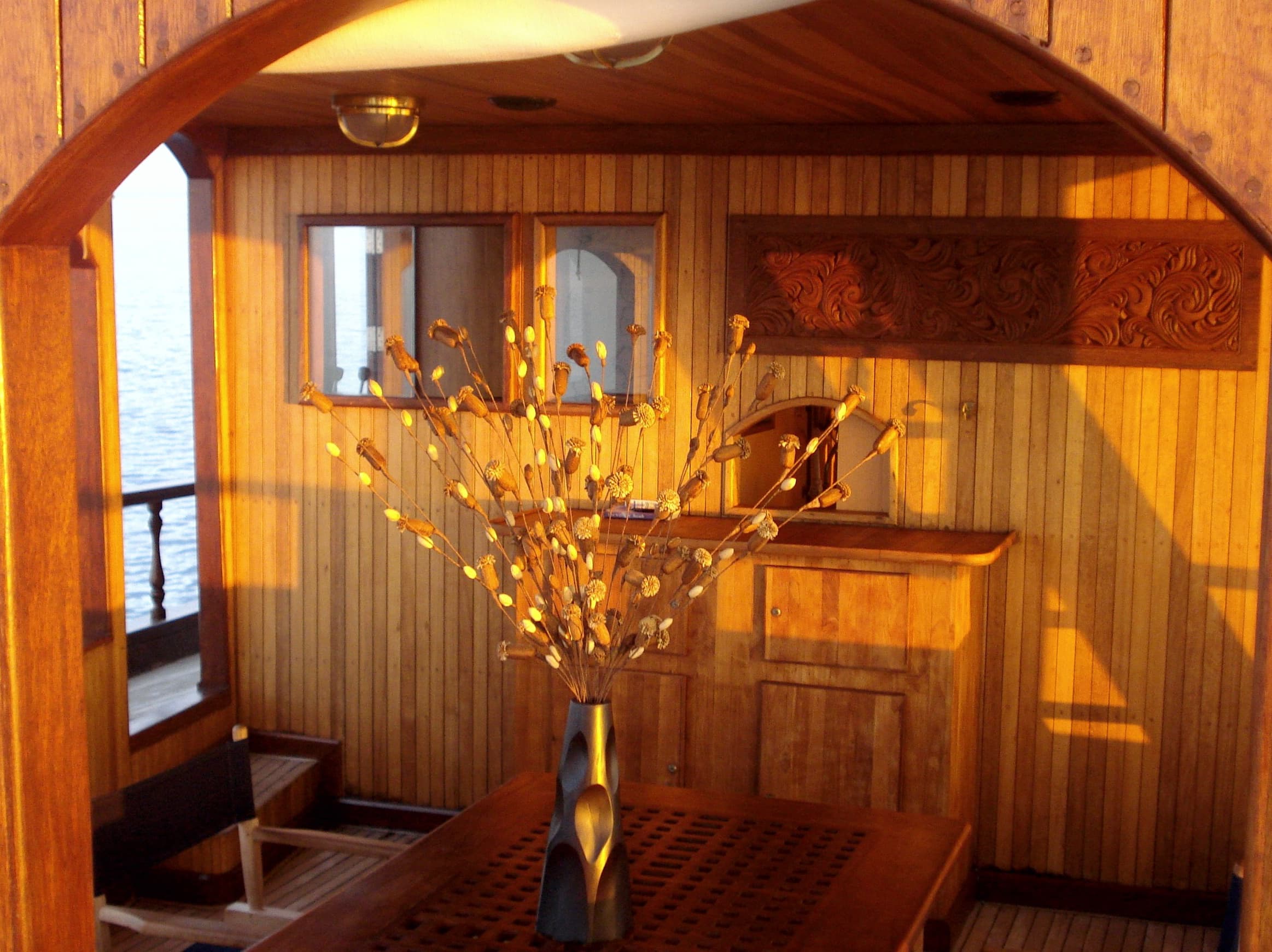 Wooden motor yacht - photo 15