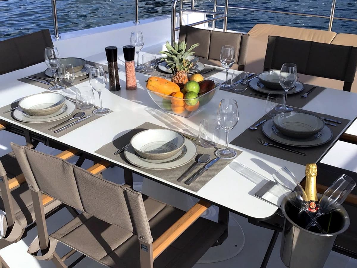 Power Catamaran - photo 10