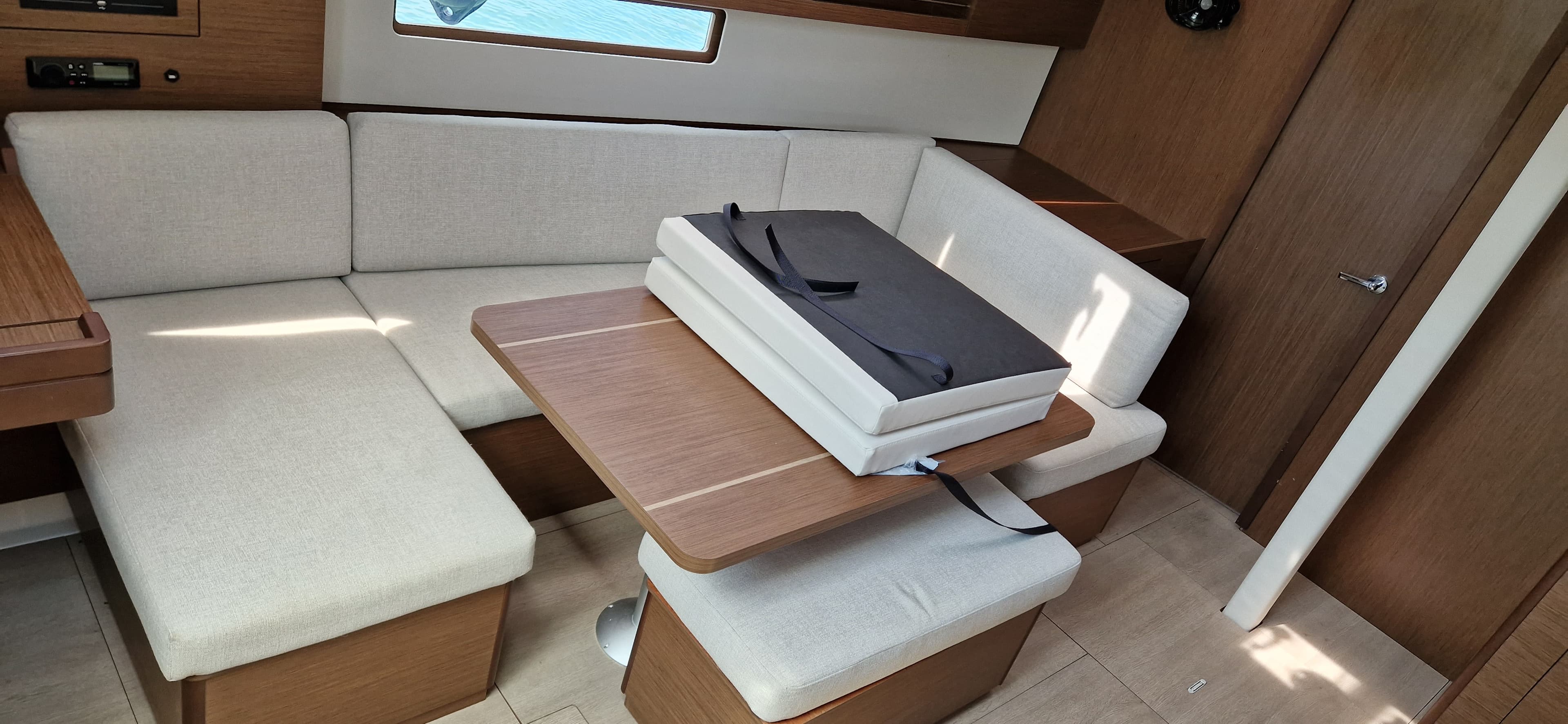 Oceanis 40.1 - photo 8